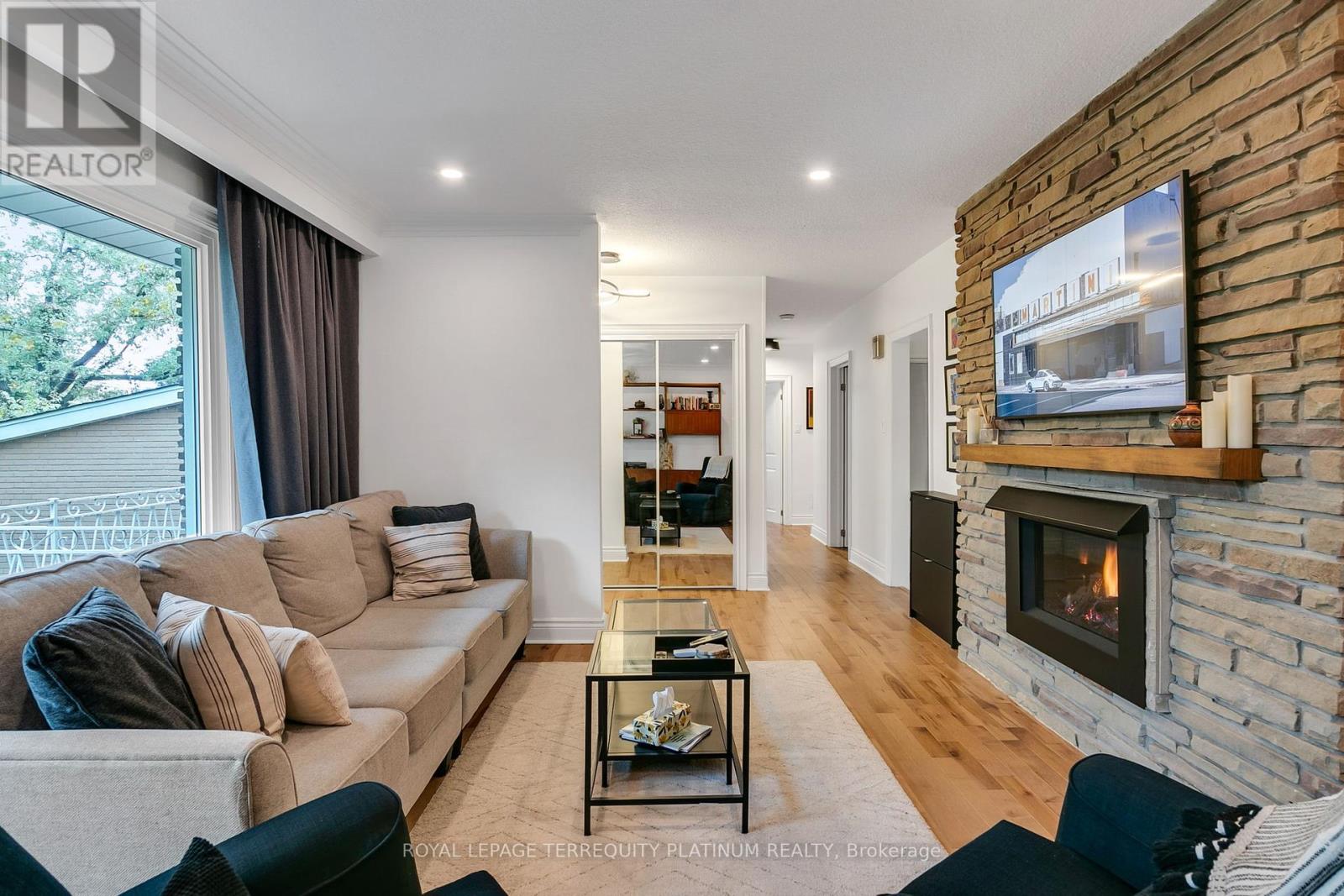 5 Versend Drive, Toronto, Ontario  M3A 2B6 - Photo 5 - C12433109