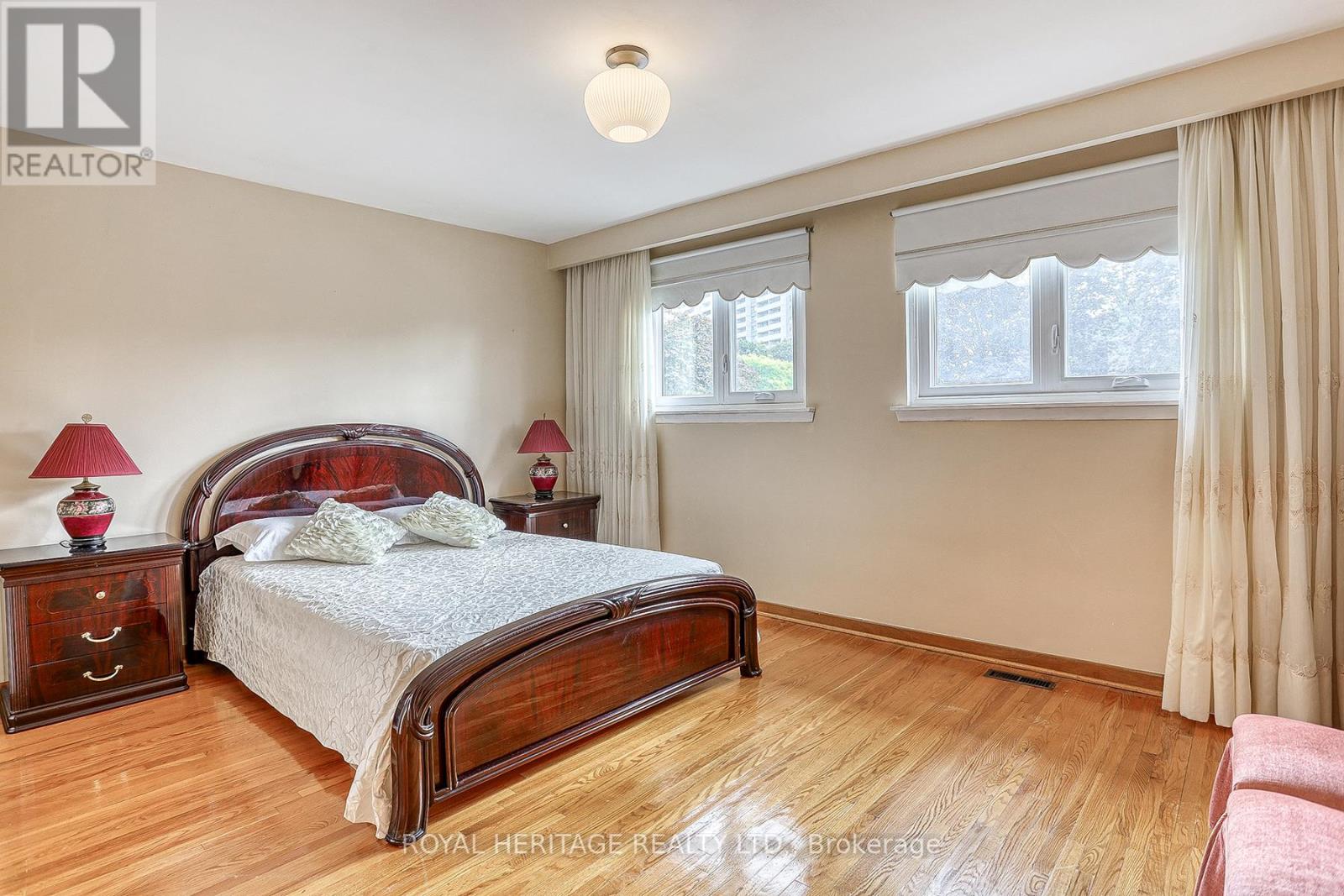 31 Purpledusk Trail, Toronto, Ontario  M1E 4C6 - Photo 22 - E12433134