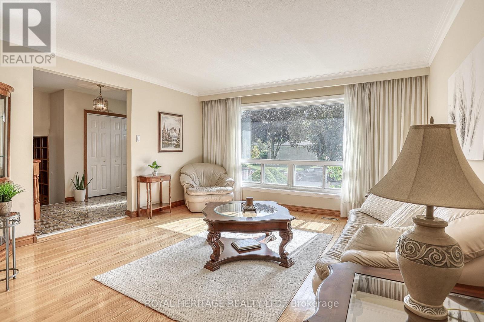 31 Purpledusk Trail, Toronto, Ontario  M1E 4C6 - Photo 8 - E12433134