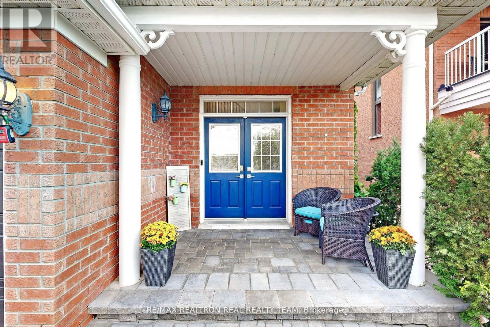 89 Cachet Boulevard, Whitby, Ontario  L1M 2E2 - Photo 2 - E12433146