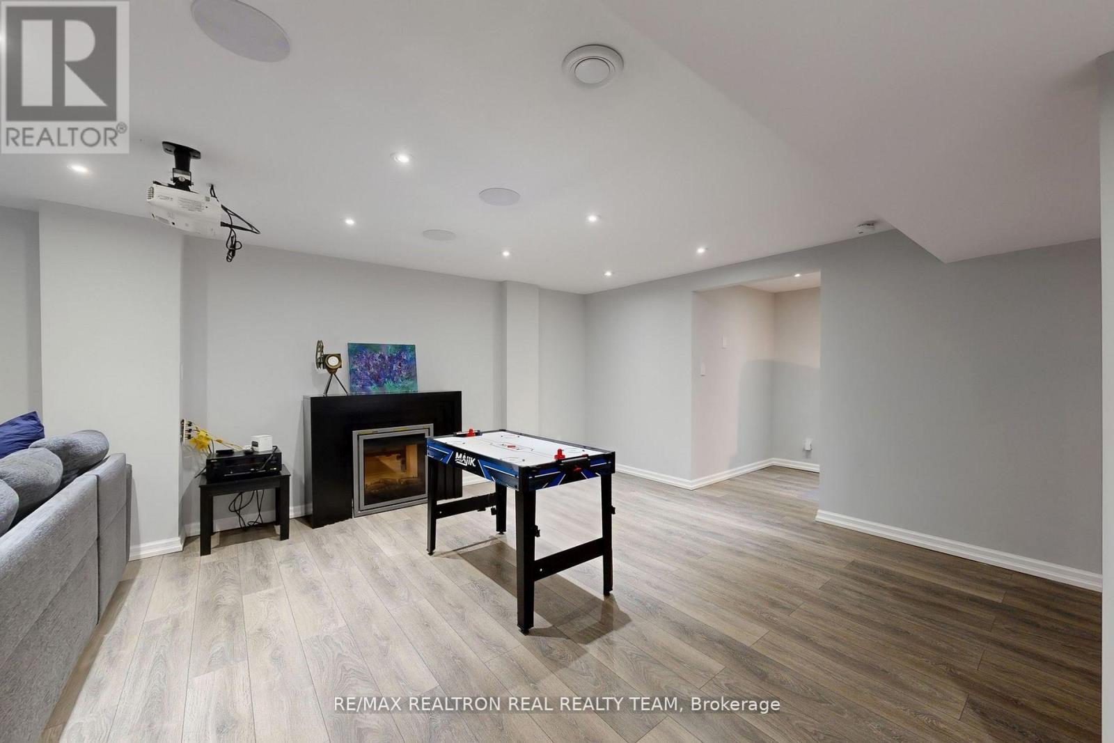 89 Cachet Boulevard, Whitby, Ontario  L1M 2E2 - Photo 35 - E12433146