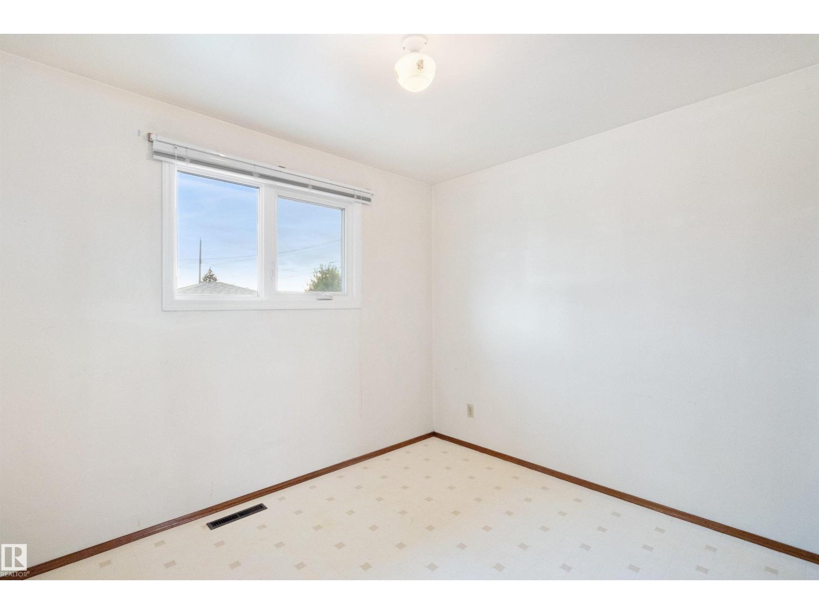 13015 81 St Nw, Edmonton, Alberta  T5C 1N3 - Photo 25 - E4460006