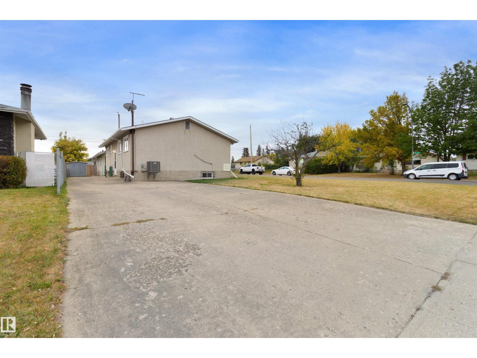 13015 81 St Nw, Edmonton, Alberta  T5C 1N3 - Photo 46 - E4460006
