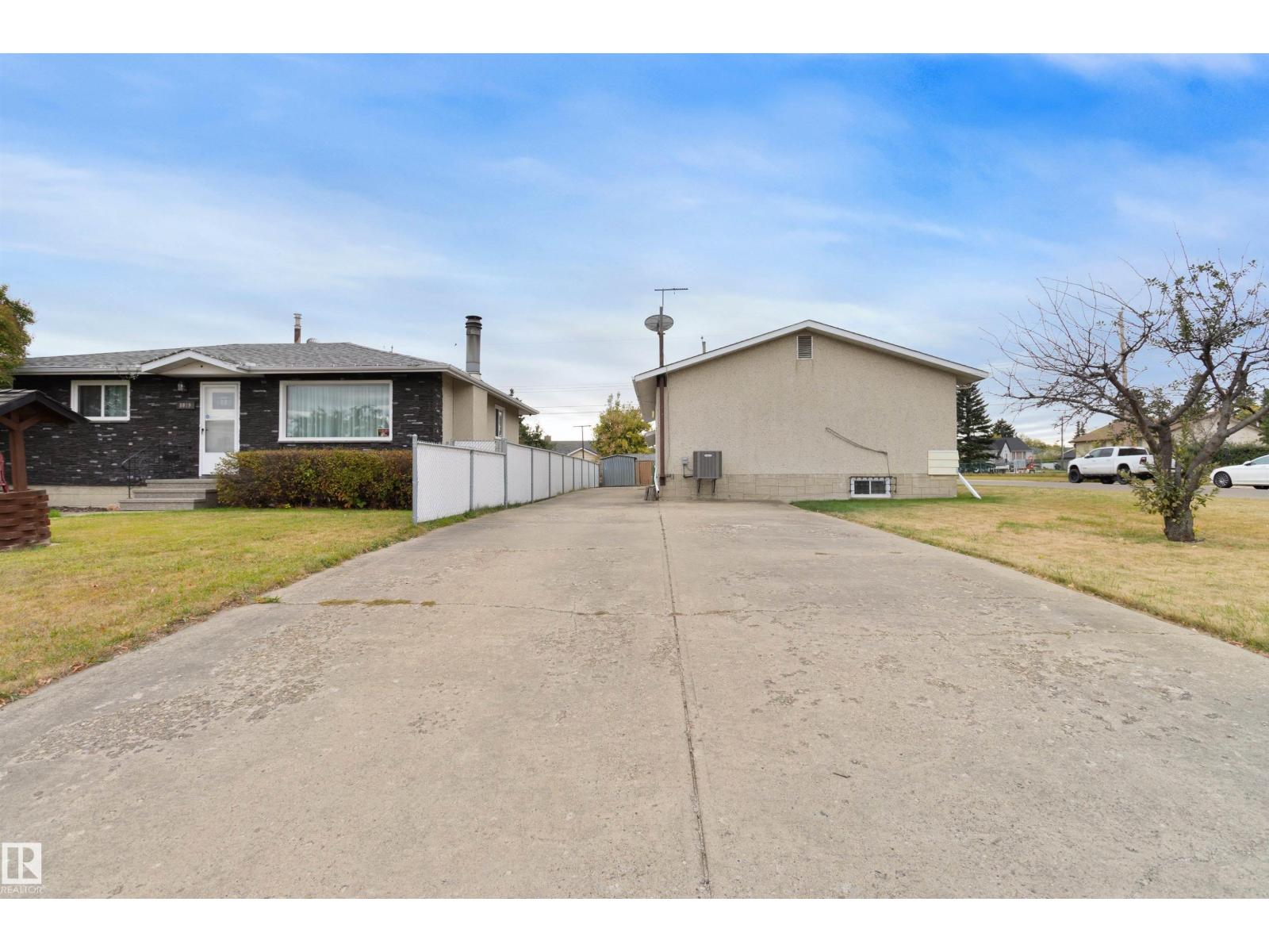 13015 81 St Nw, Edmonton, Alberta  T5C 1N3 - Photo 47 - E4460006