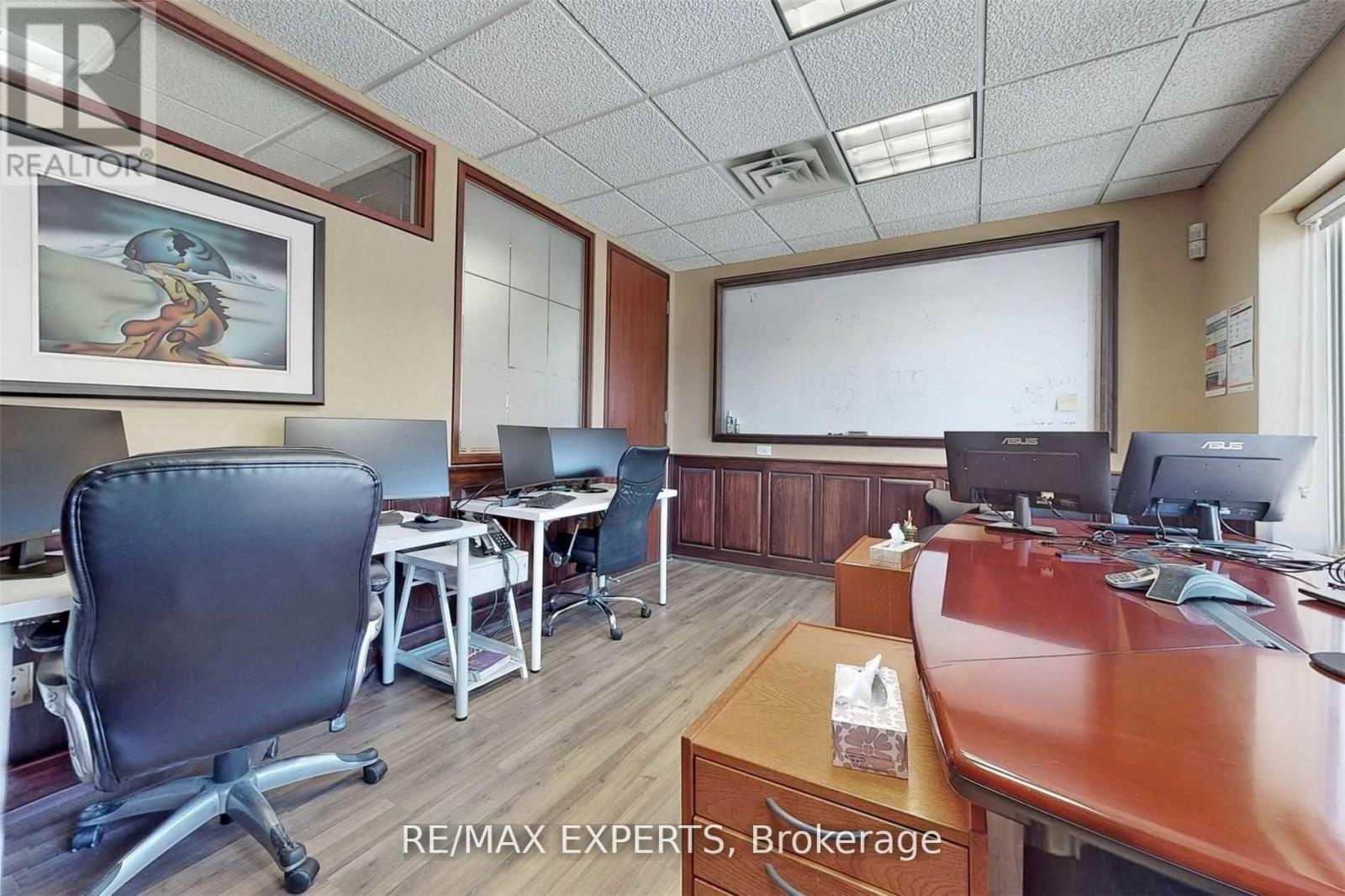 18 (1st & 2nd Floor) - 30 Wertheim Court, Richmond Hill, Ontario  L4B 1B9 - Photo 24 - N12433096