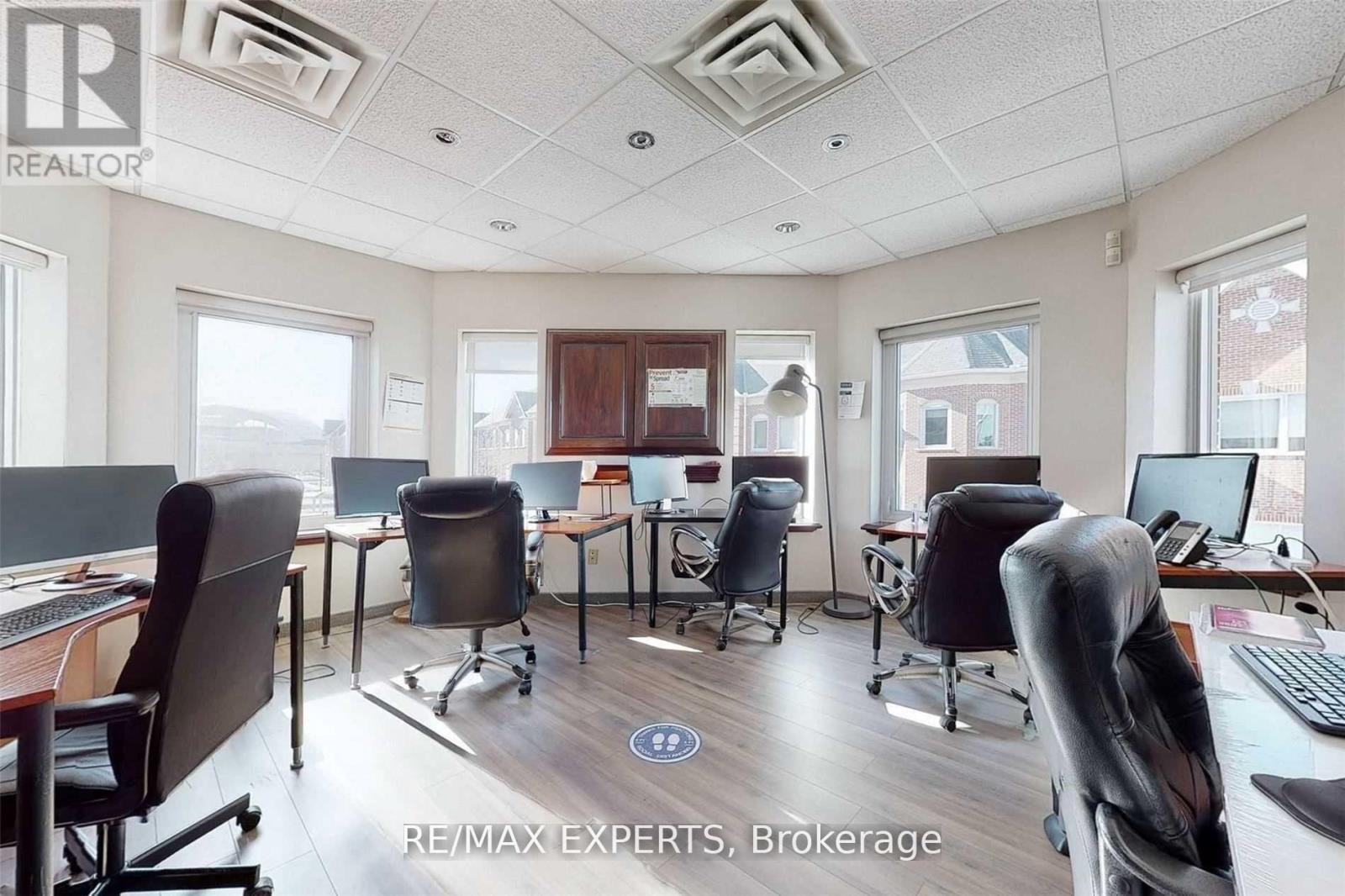 18 (1st & 2nd Floor) - 30 Wertheim Court, Richmond Hill, Ontario  L4B 1B9 - Photo 25 - N12433096