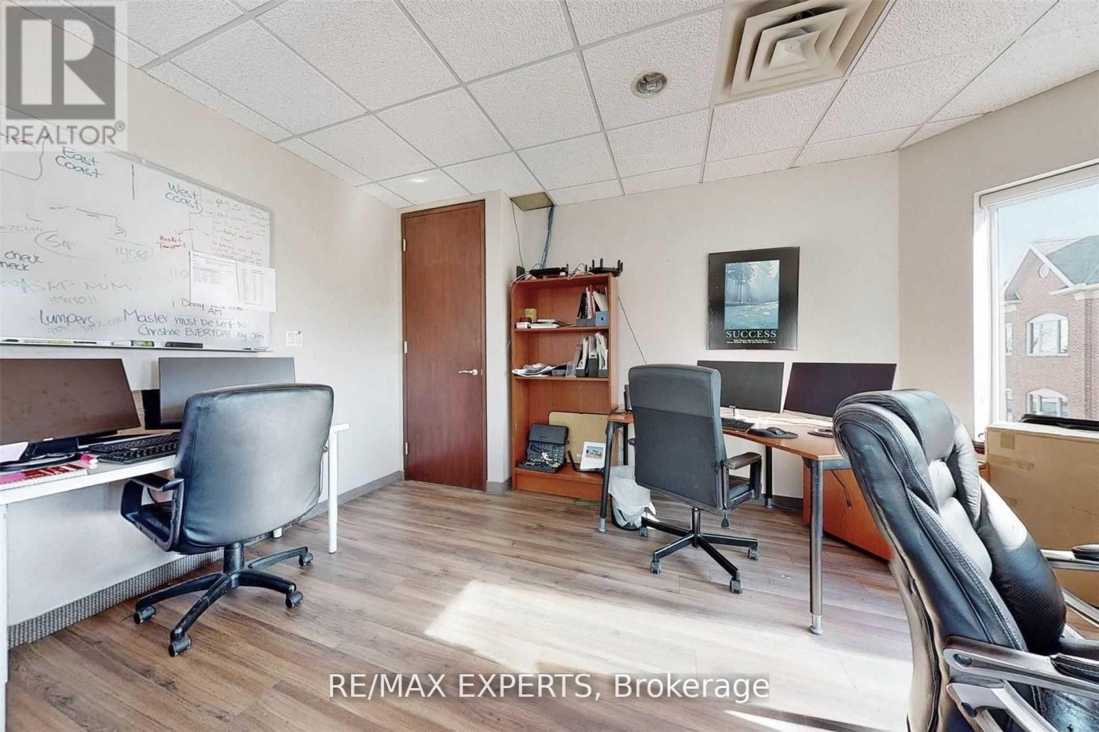 18 (1st & 2nd Floor) - 30 Wertheim Court, Richmond Hill, Ontario  L4B 1B9 - Photo 26 - N12433096