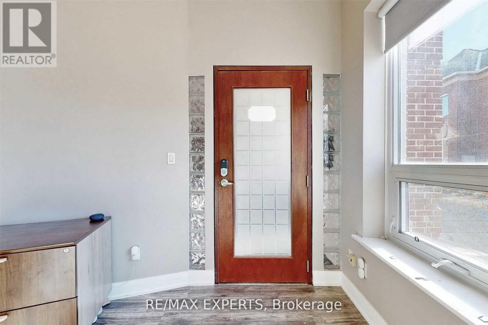 18 (1st & 2nd Floor) - 30 Wertheim Court, Richmond Hill, Ontario  L4B 1B9 - Photo 4 - N12433096