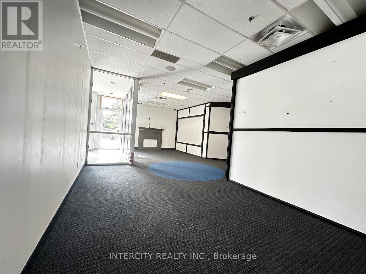 B - 99 Sante Drive, Vaughan, Ontario  L4K 3C4 - Photo 4 - N12433101