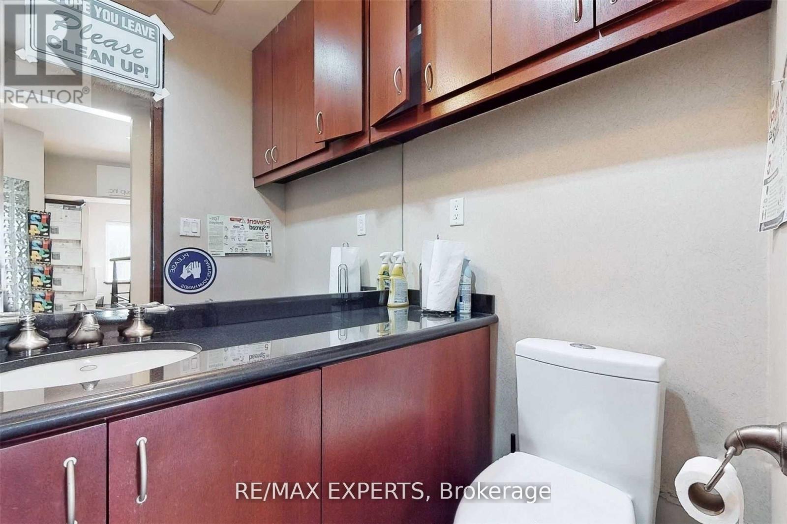 18 (Entire Property) - 30 Wertheim Court, Richmond Hill, Ontario  L4B 1B9 - Photo 31 - N12433103