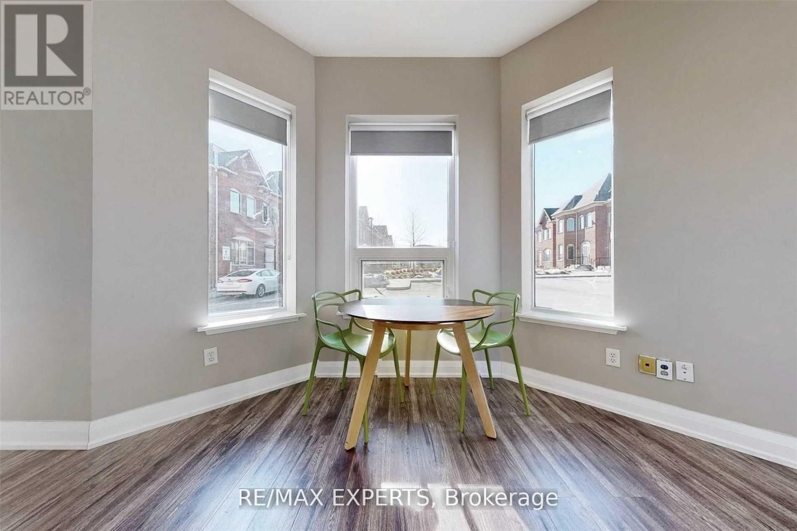 18 (1st Floor) - 30 Wertheim Court, Richmond Hill, Ontario  L4B 1B9 - Photo 13 - N12433107