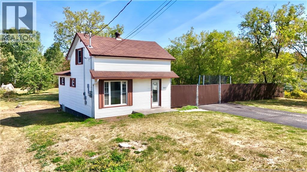 2617 Miramichi, Bathurst, New Brunswick  E2A 6K1 - Photo 3 - NB126894