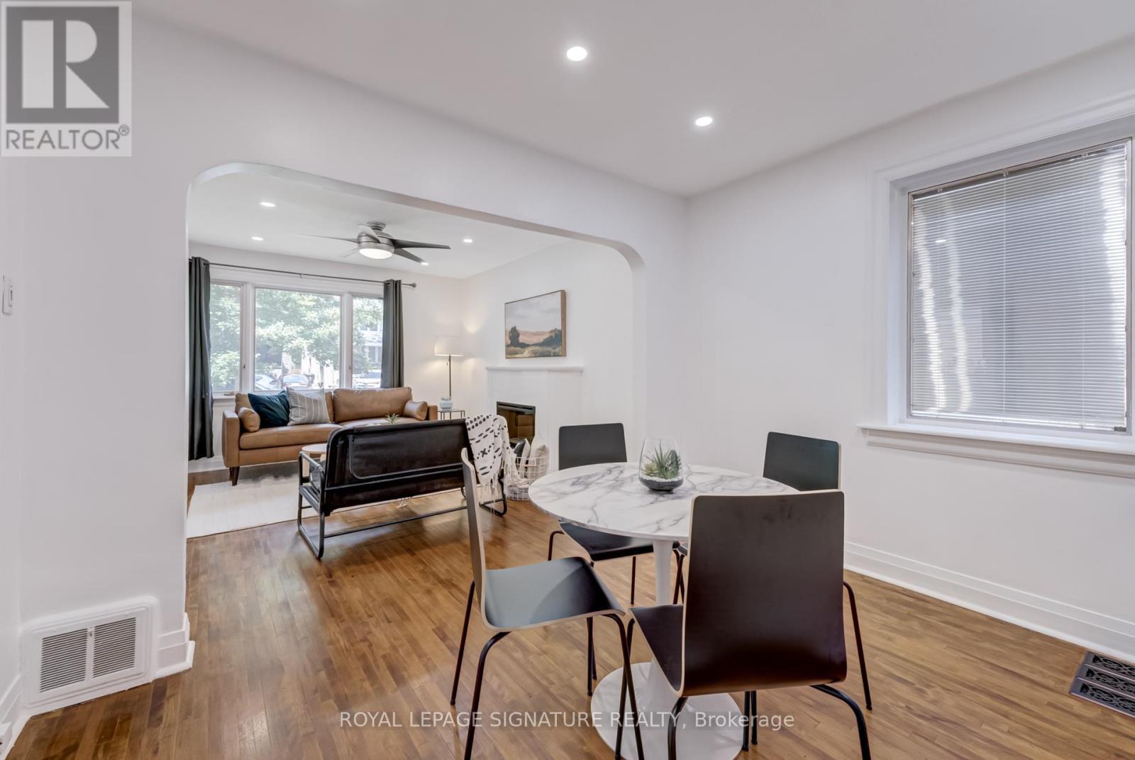 33 Ash Crescent, Toronto, Ontario  M8W 1E4 - Photo 11 - W12433091