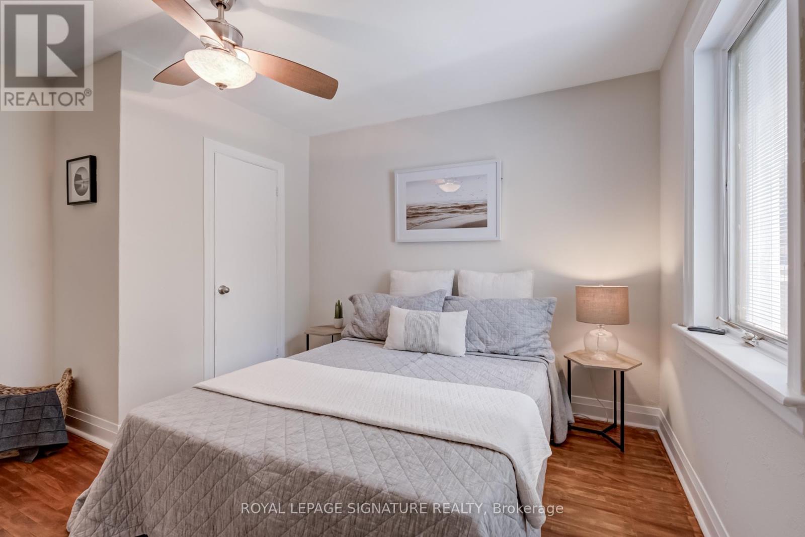 33 Ash Crescent, Toronto, Ontario  M8W 1E4 - Photo 13 - W12433091