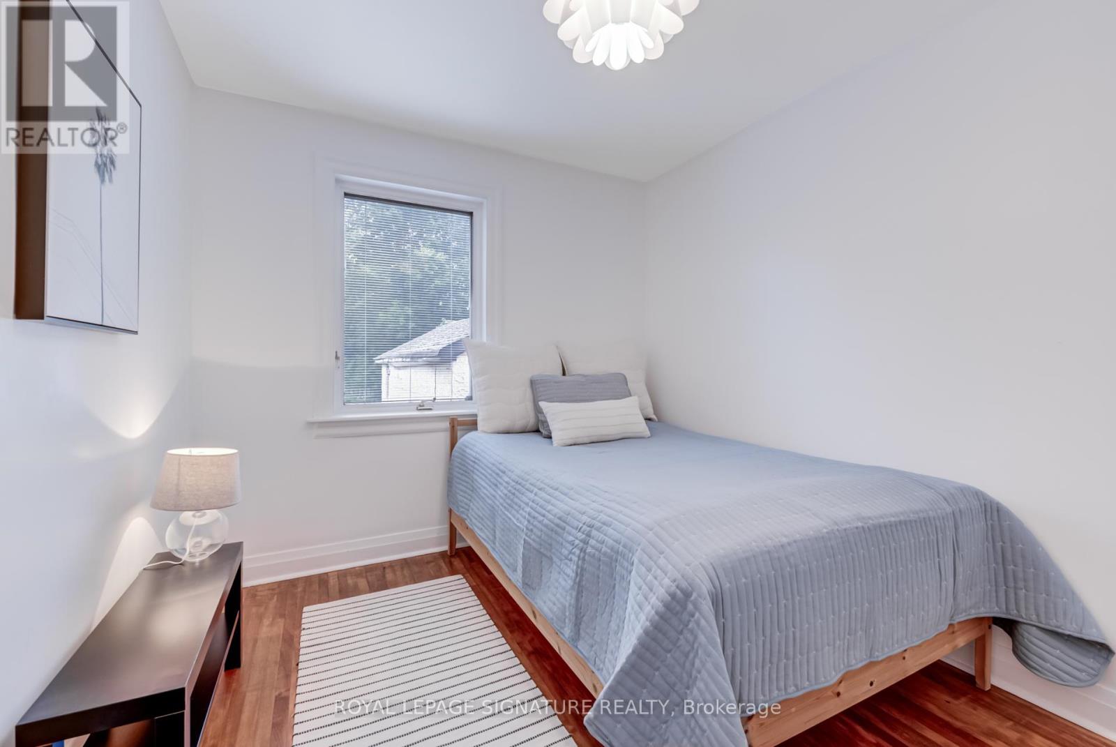 33 Ash Crescent, Toronto, Ontario  M8W 1E4 - Photo 14 - W12433091