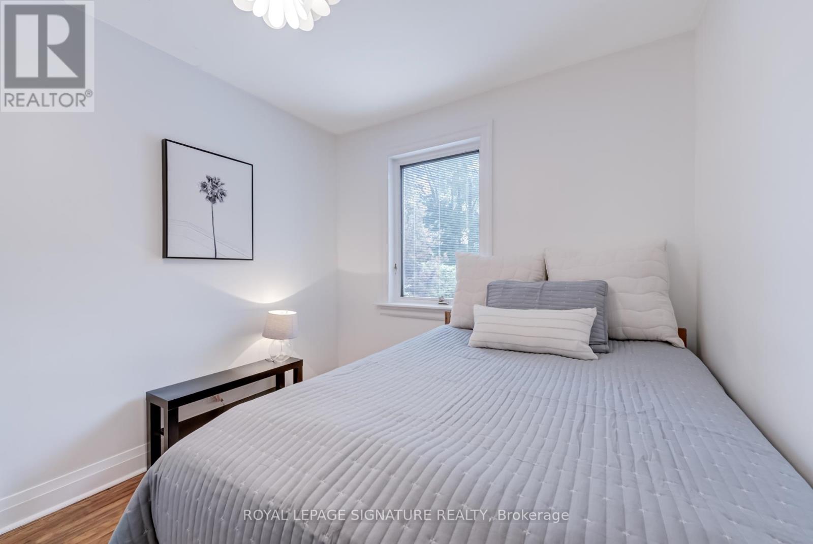 33 Ash Crescent, Toronto, Ontario  M8W 1E4 - Photo 15 - W12433091