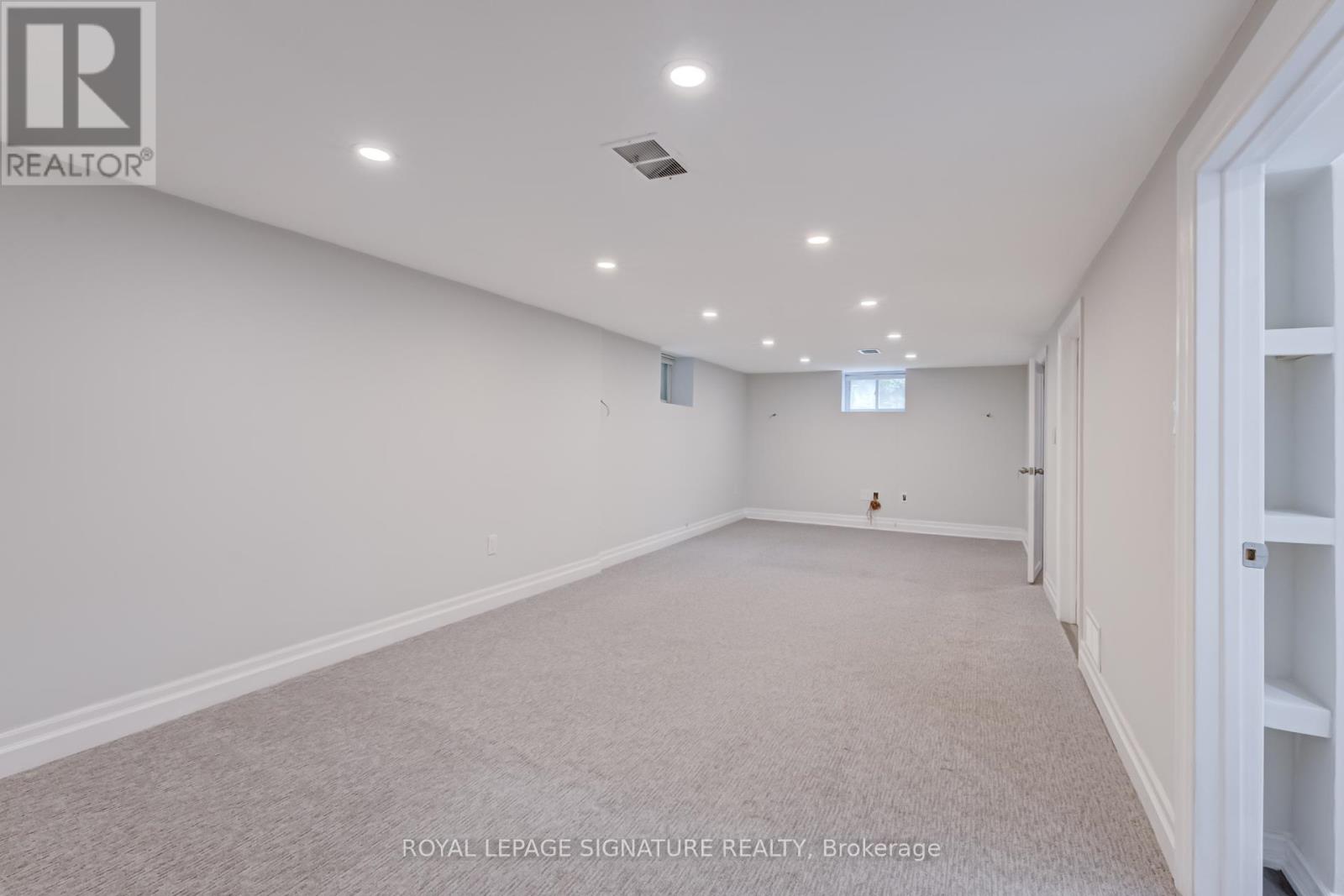 33 Ash Crescent, Toronto, Ontario  M8W 1E4 - Photo 18 - W12433091