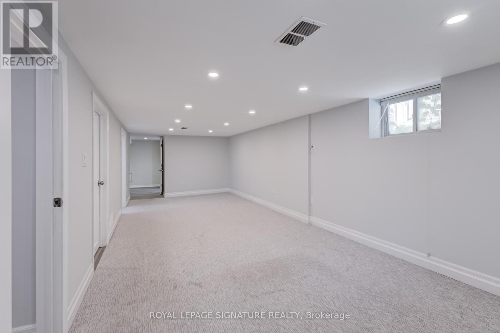 33 Ash Crescent, Toronto, Ontario  M8W 1E4 - Photo 21 - W12433091