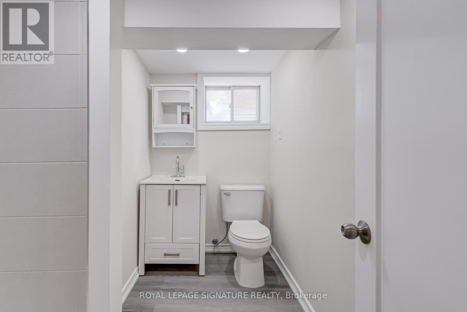 33 Ash Crescent, Toronto, Ontario  M8W 1E4 - Photo 23 - W12433091