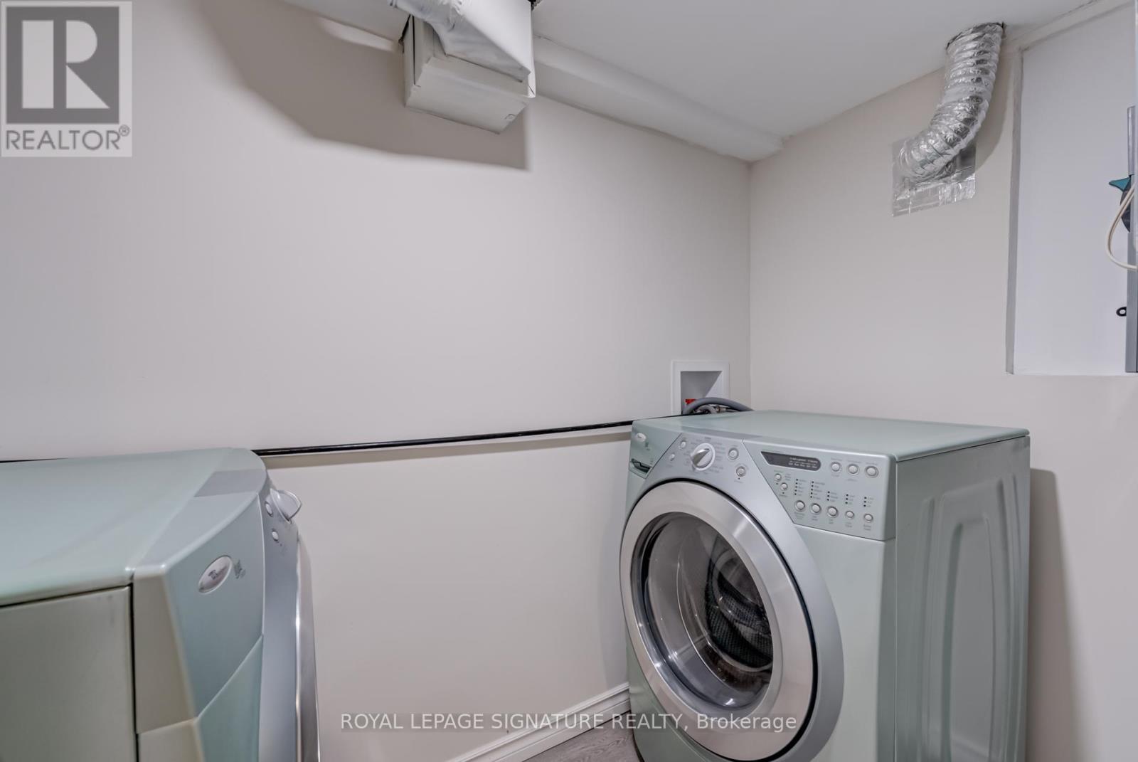 33 Ash Crescent, Toronto, Ontario  M8W 1E4 - Photo 26 - W12433091