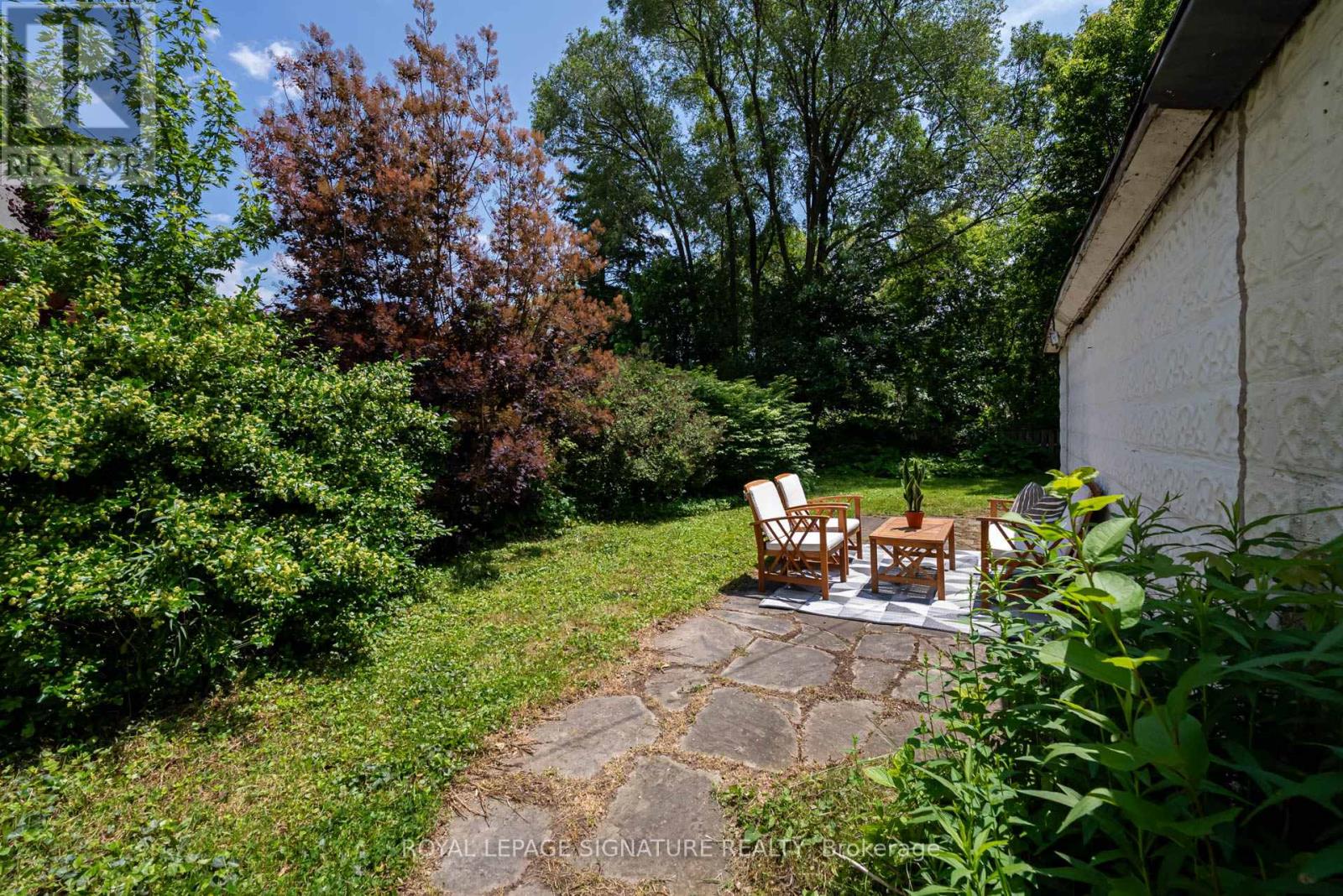 33 Ash Crescent, Toronto, Ontario  M8W 1E4 - Photo 27 - W12433091