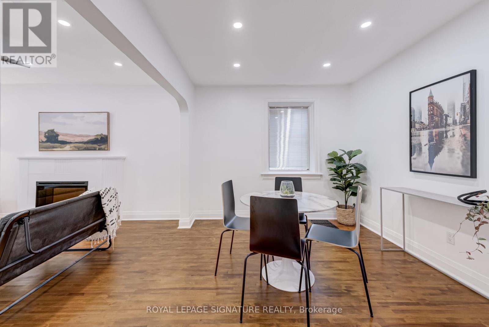 33 Ash Crescent, Toronto, Ontario  M8W 1E4 - Photo 9 - W12433091