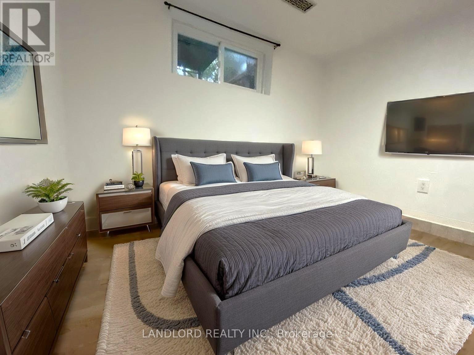 Lower - 92 Holwood Avenue, Toronto, Ontario  M6M 1P6 - Photo 6 - W12433104
