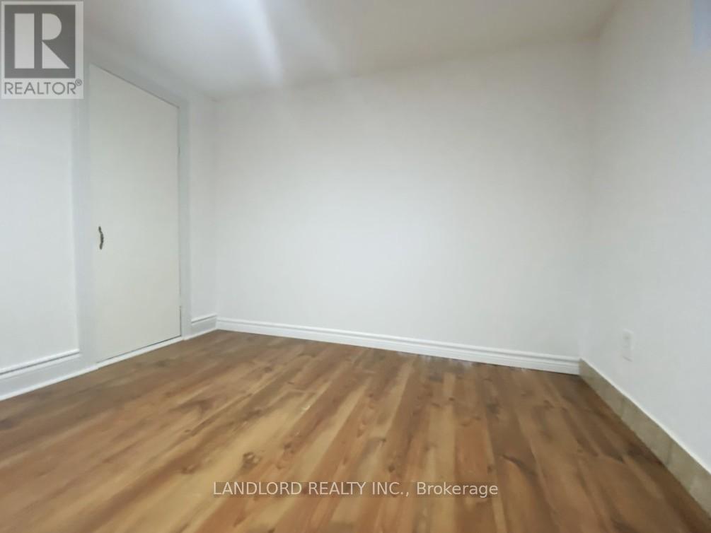 Lower - 92 Holwood Avenue, Toronto, Ontario  M6M 1P6 - Photo 7 - W12433104