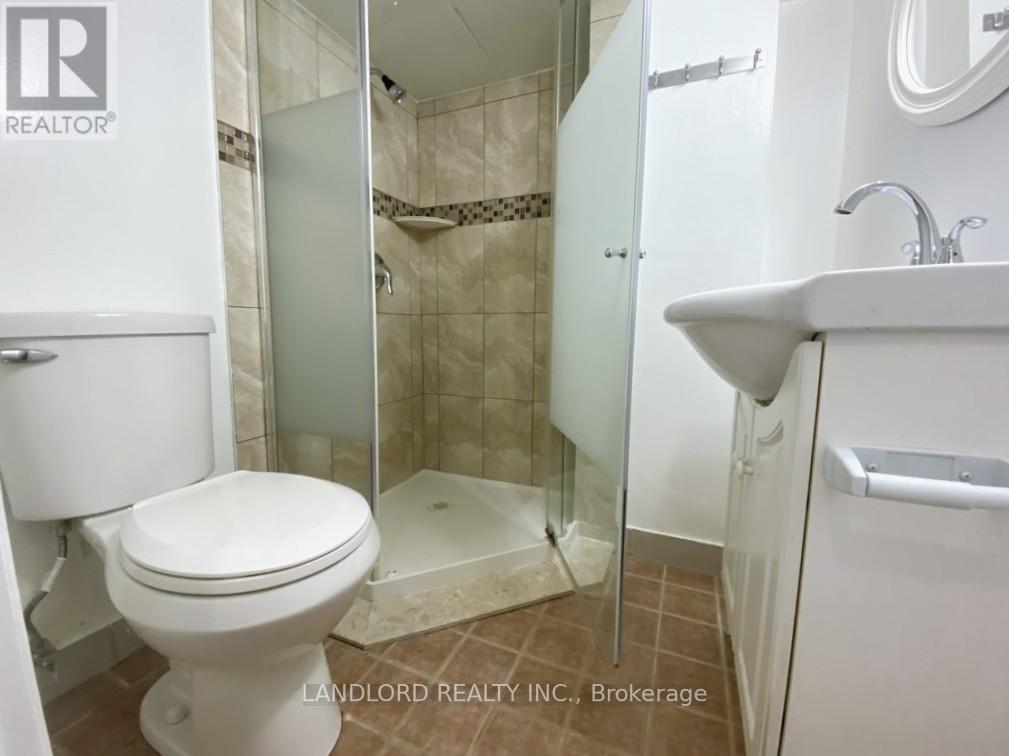 Lower - 92 Holwood Avenue, Toronto, Ontario  M6M 1P6 - Photo 9 - W12433104