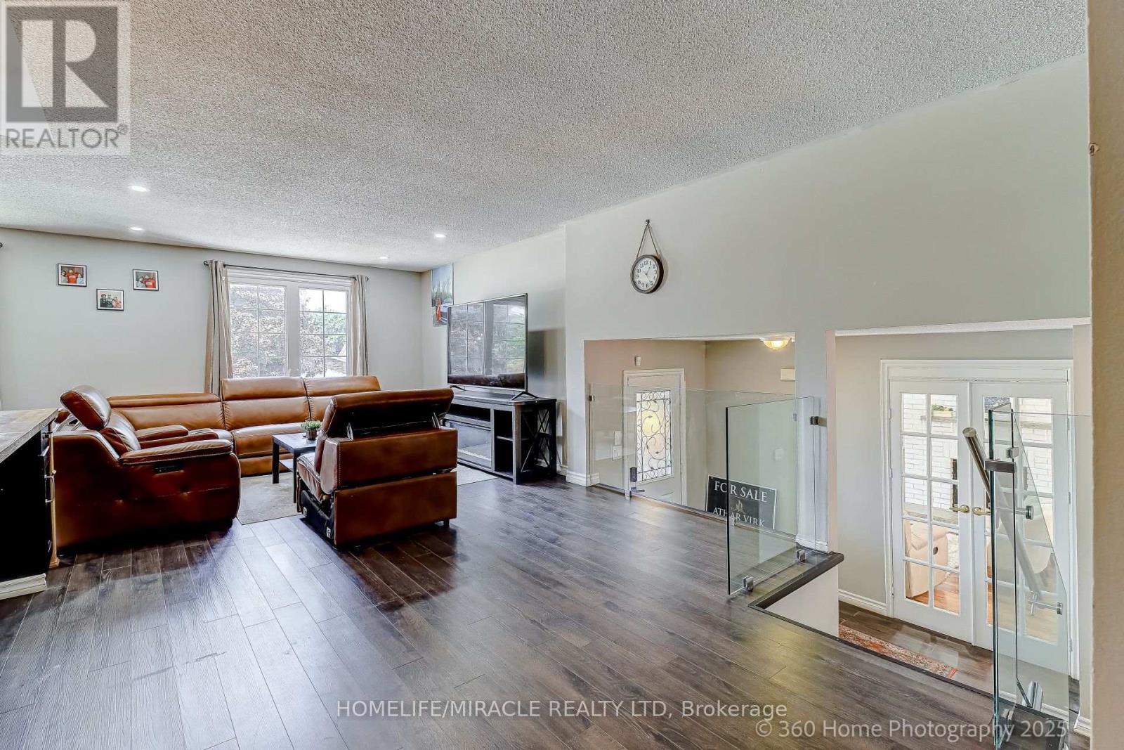82 Goldgate Crescent, Orangeville, Ontario  L9W 4B8 - Photo 6 - W12433145