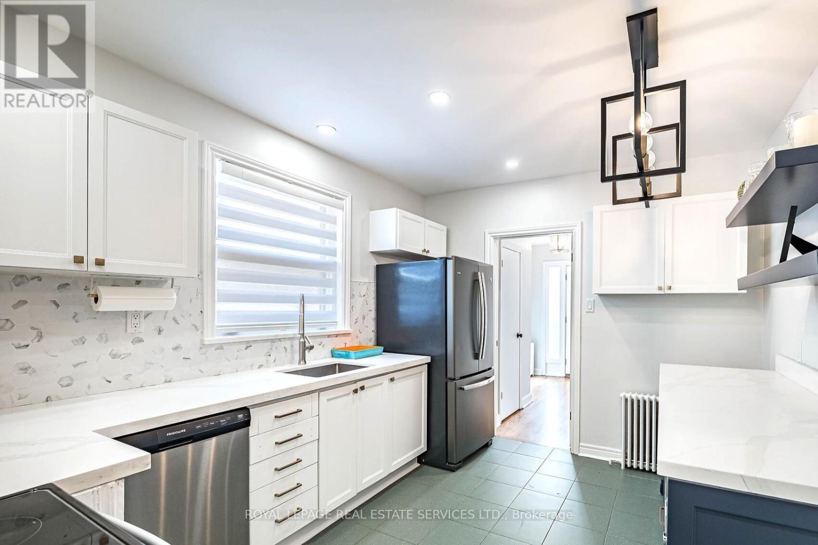 6 Twelfth Street, Toronto, Ontario  M8V 3G7 - Photo 12 - W12433164