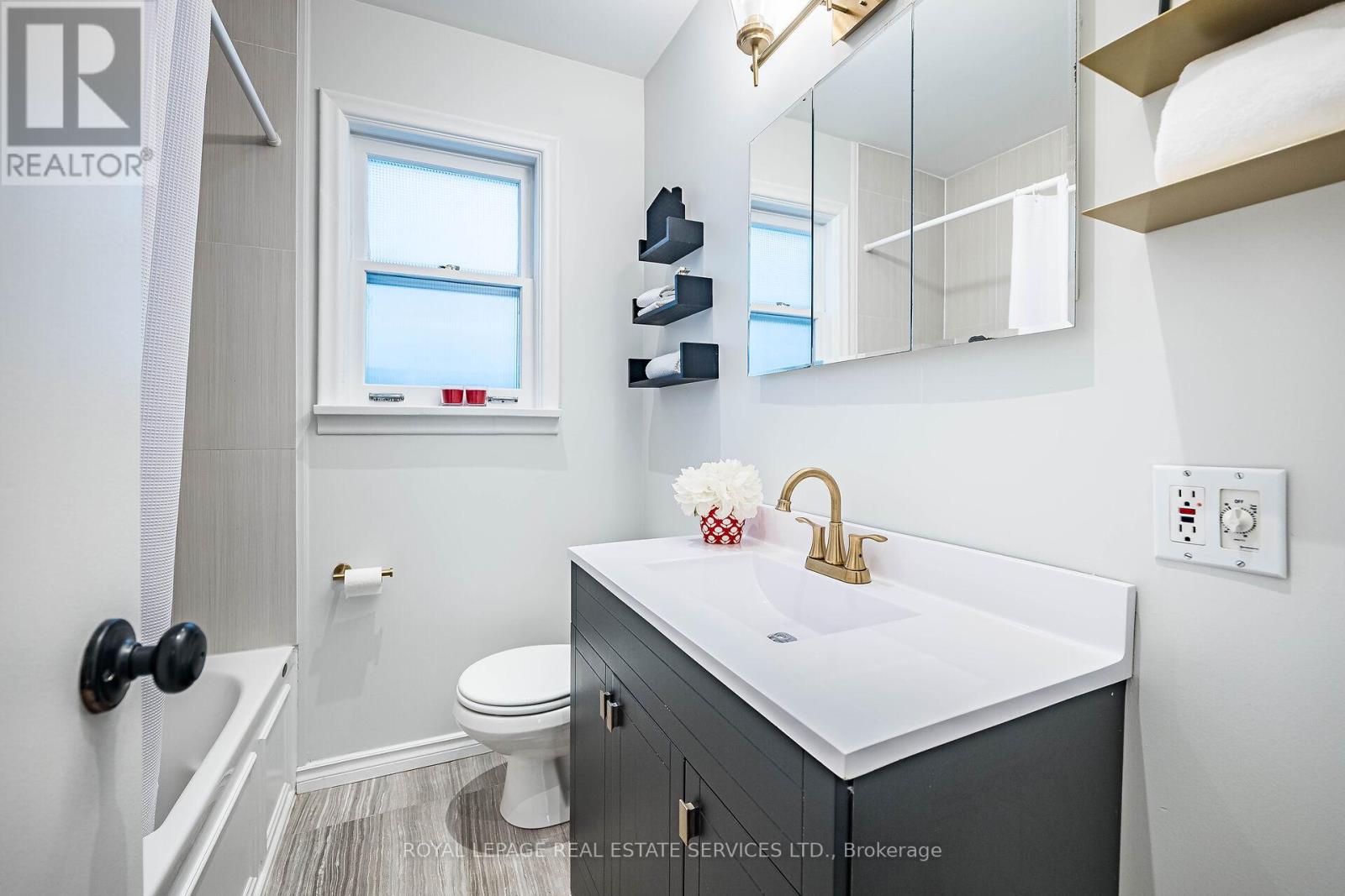 6 Twelfth Street, Toronto, Ontario  M8V 3G7 - Photo 21 - W12433164