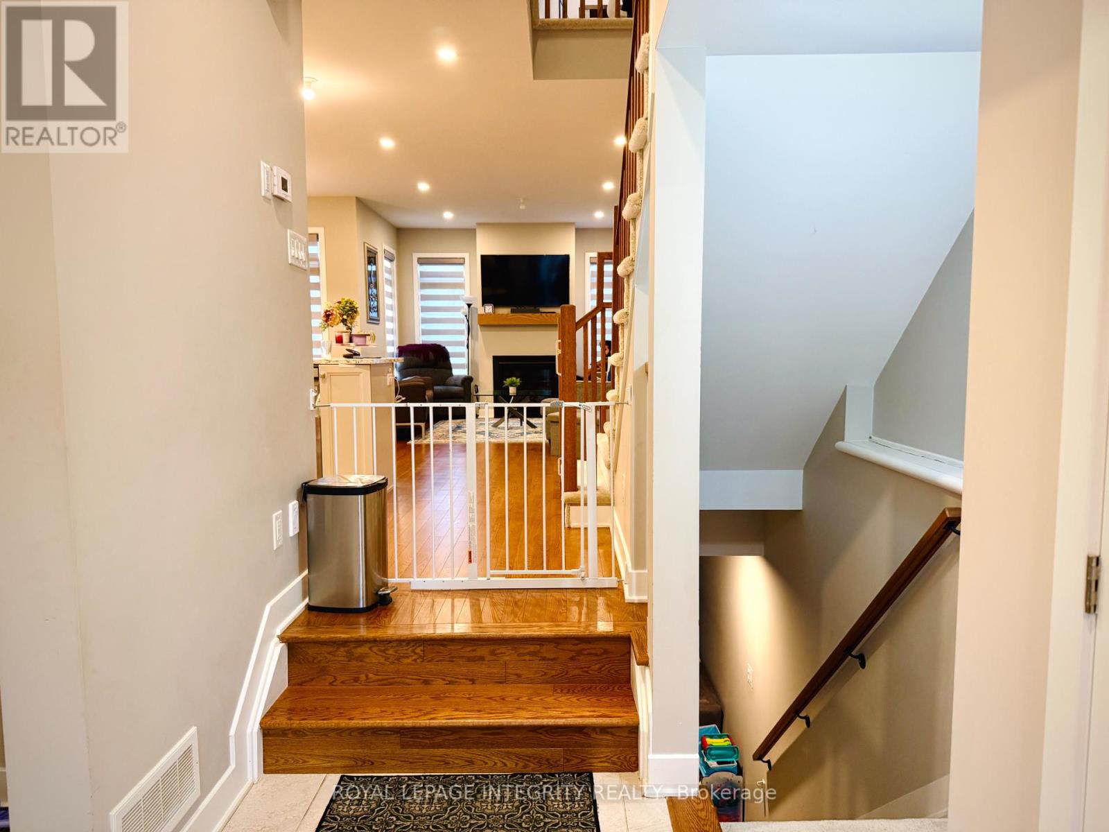 550 Borbridge Avenue, Ottawa, Ontario  K4M 0H9 - Photo 2 - X12433193