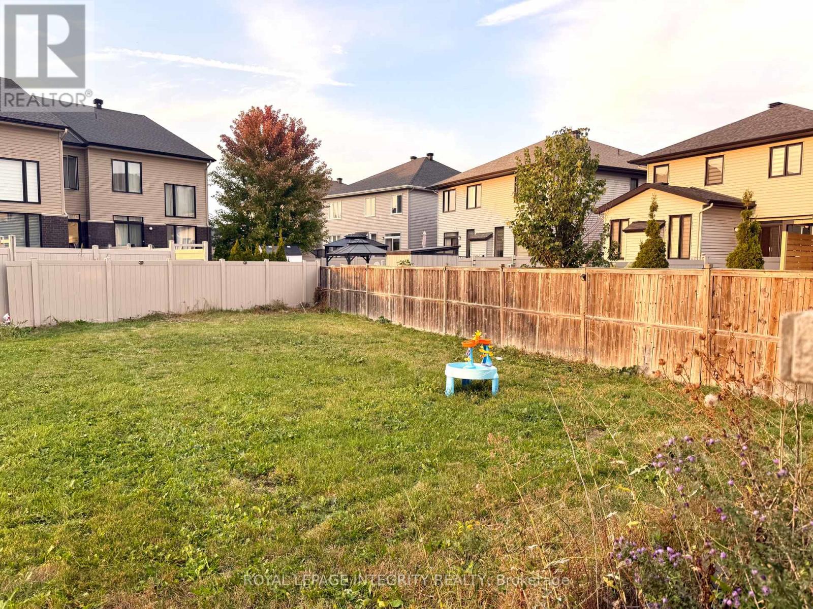 550 Borbridge Avenue, Ottawa, Ontario  K4M 0H9 - Photo 25 - X12433193