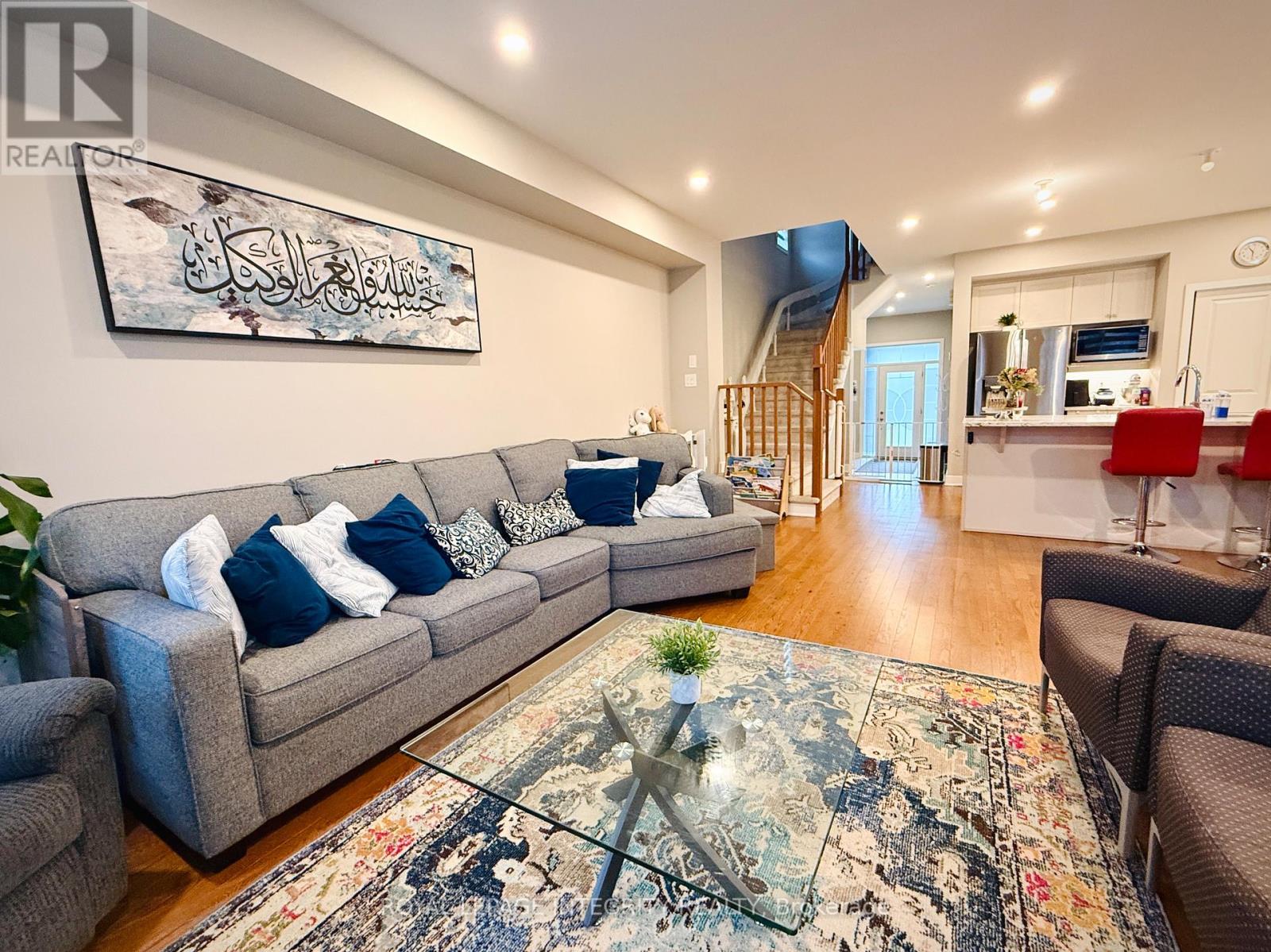 550 Borbridge Avenue, Ottawa, Ontario  K4M 0H9 - Photo 6 - X12433193
