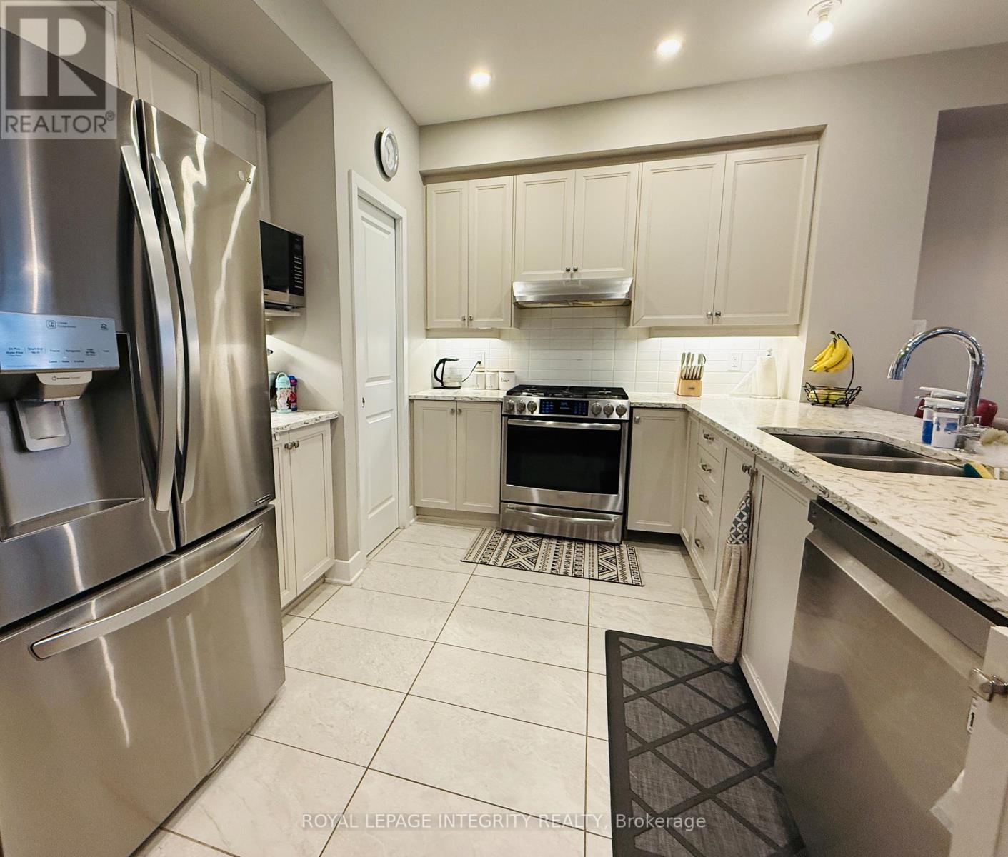 550 Borbridge Avenue, Ottawa, Ontario  K4M 0H9 - Photo 9 - X12433193