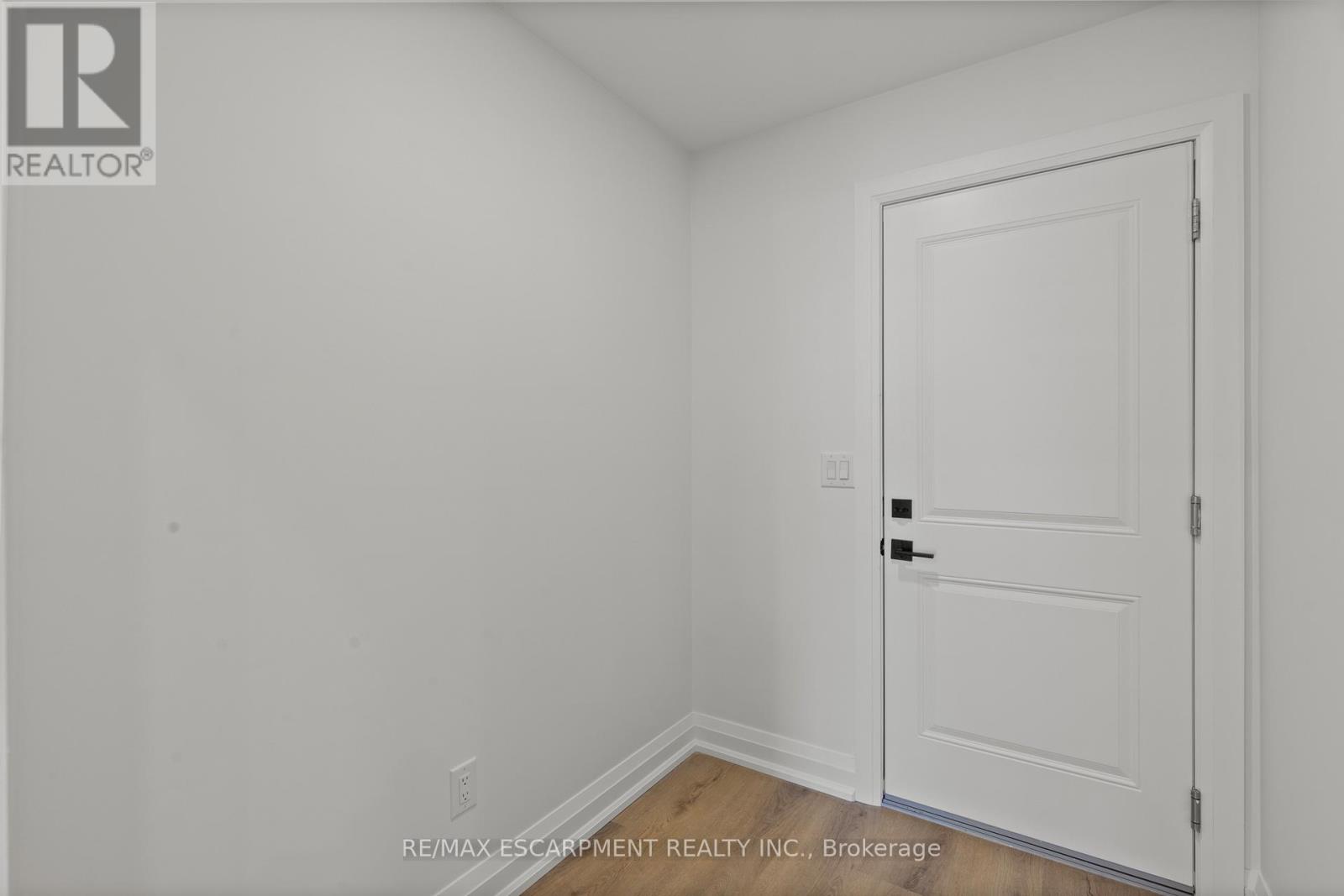 78 Knoll Street, Port Colborne, Ontario  L3K 5A6 - Photo 17 - X12433179