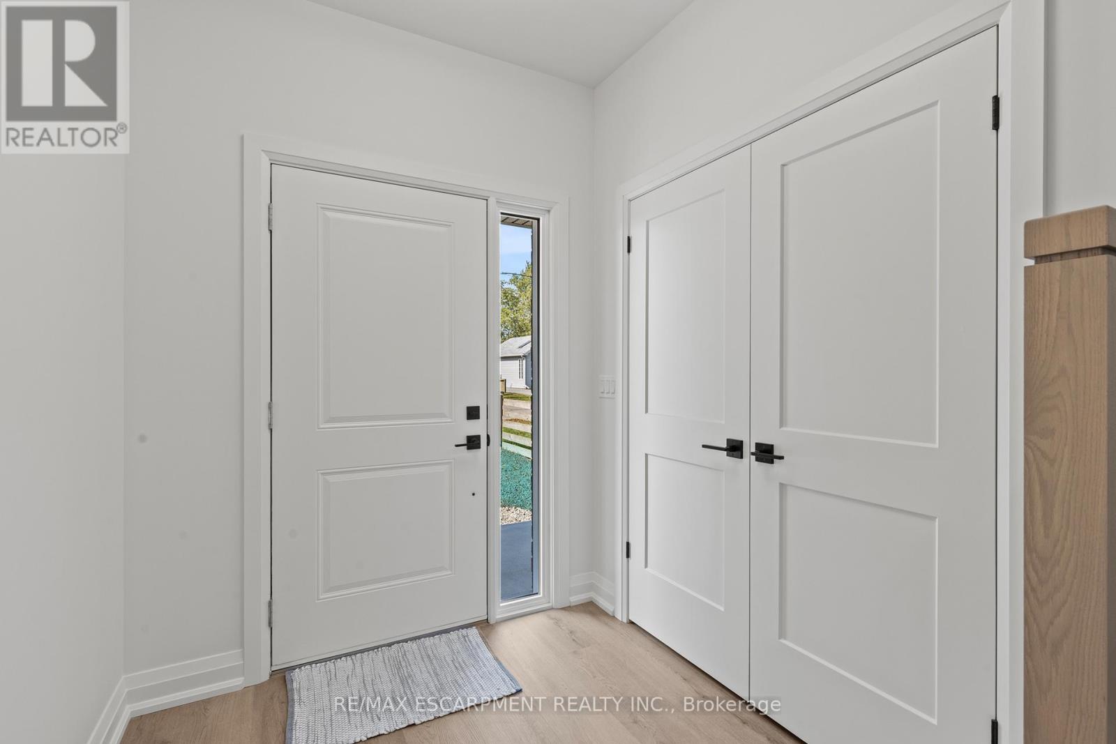 78 Knoll Street, Port Colborne, Ontario  L3K 5A6 - Photo 7 - X12433179