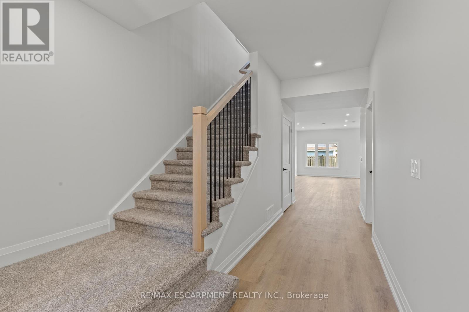 78 Knoll Street, Port Colborne, Ontario  L3K 5A6 - Photo 8 - X12433179