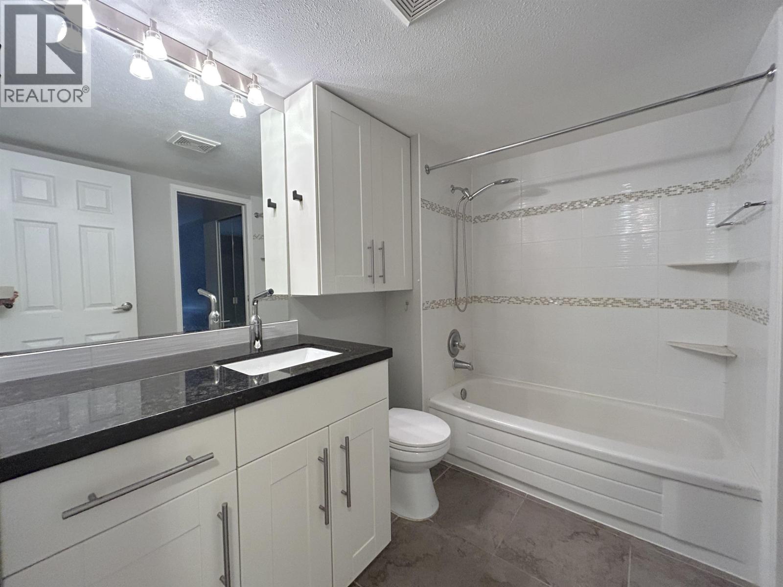 208 737 Hamilton Street, New Westminster, British Columbia  V3M 2M7 - Photo 11 - R3053313