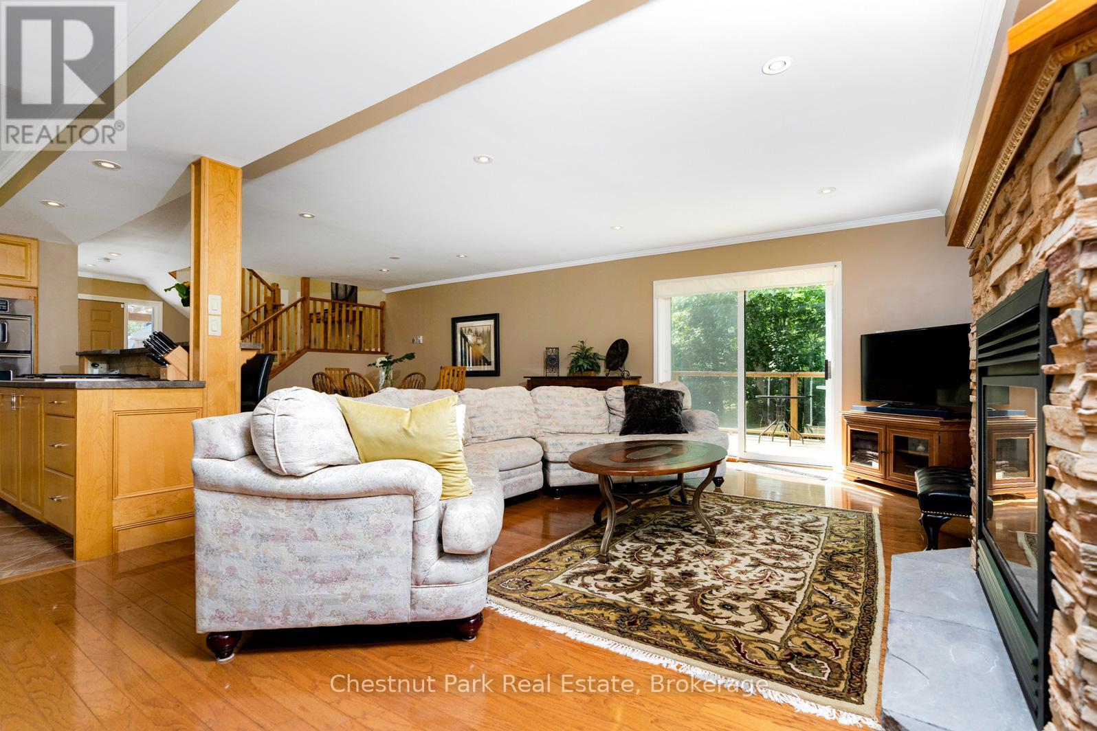 110 Laurie's Court, Blue Mountains, Ontario  L9Y 0L4 - Photo 12 - X12433085