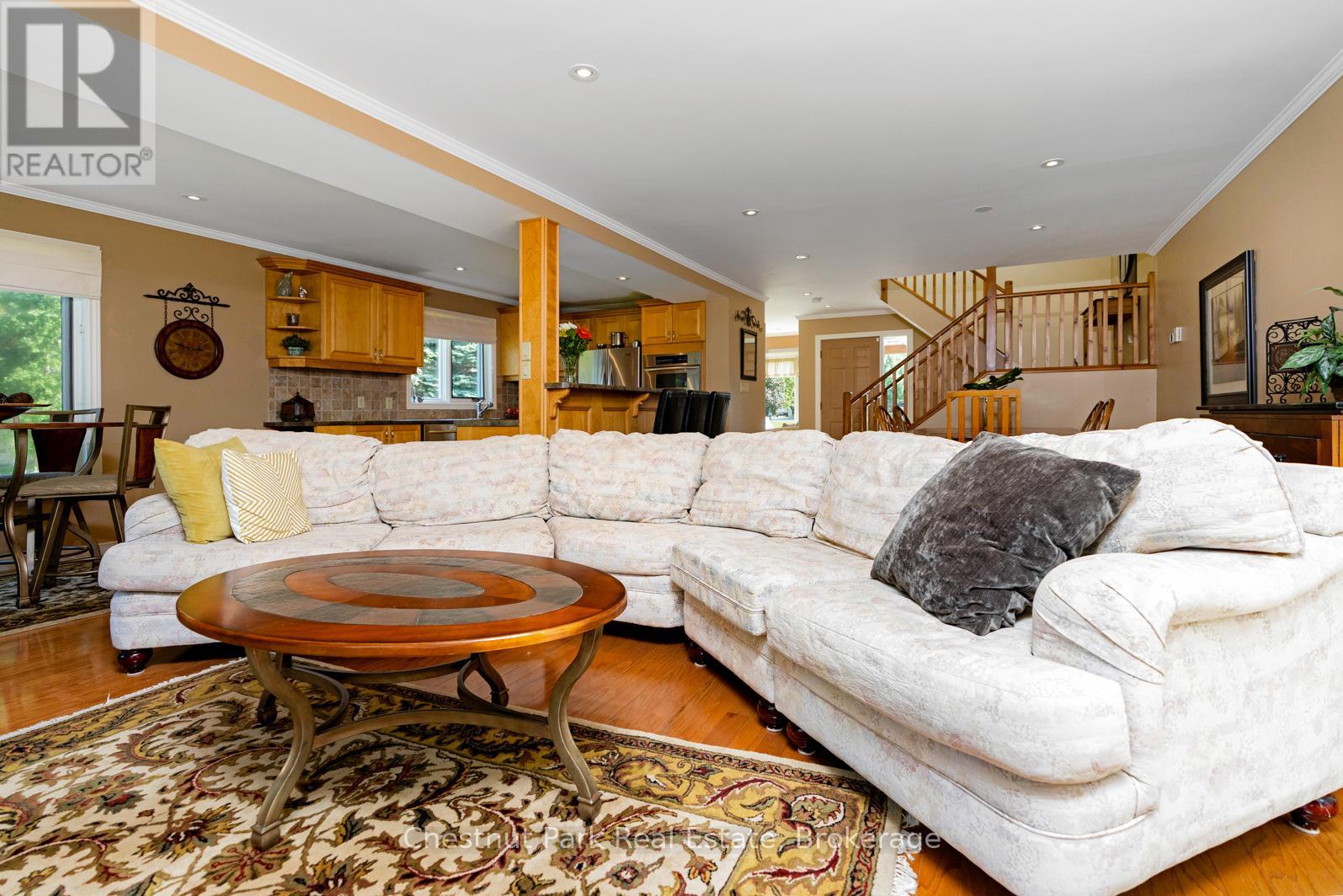 110 Laurie's Court, Blue Mountains, Ontario  L9Y 0L4 - Photo 14 - X12433085