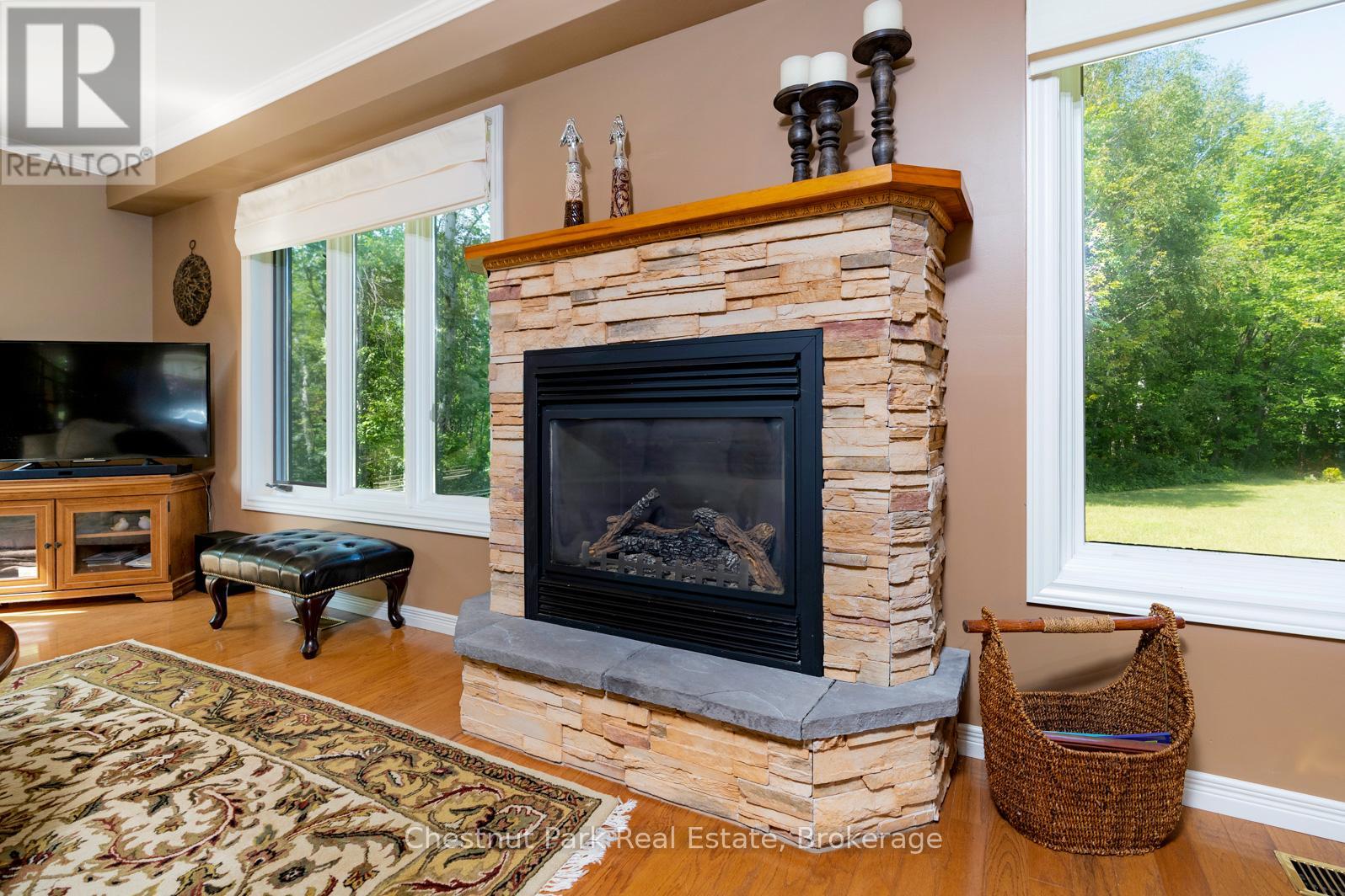 110 Laurie's Court, Blue Mountains, Ontario  L9Y 0L4 - Photo 13 - X12433085