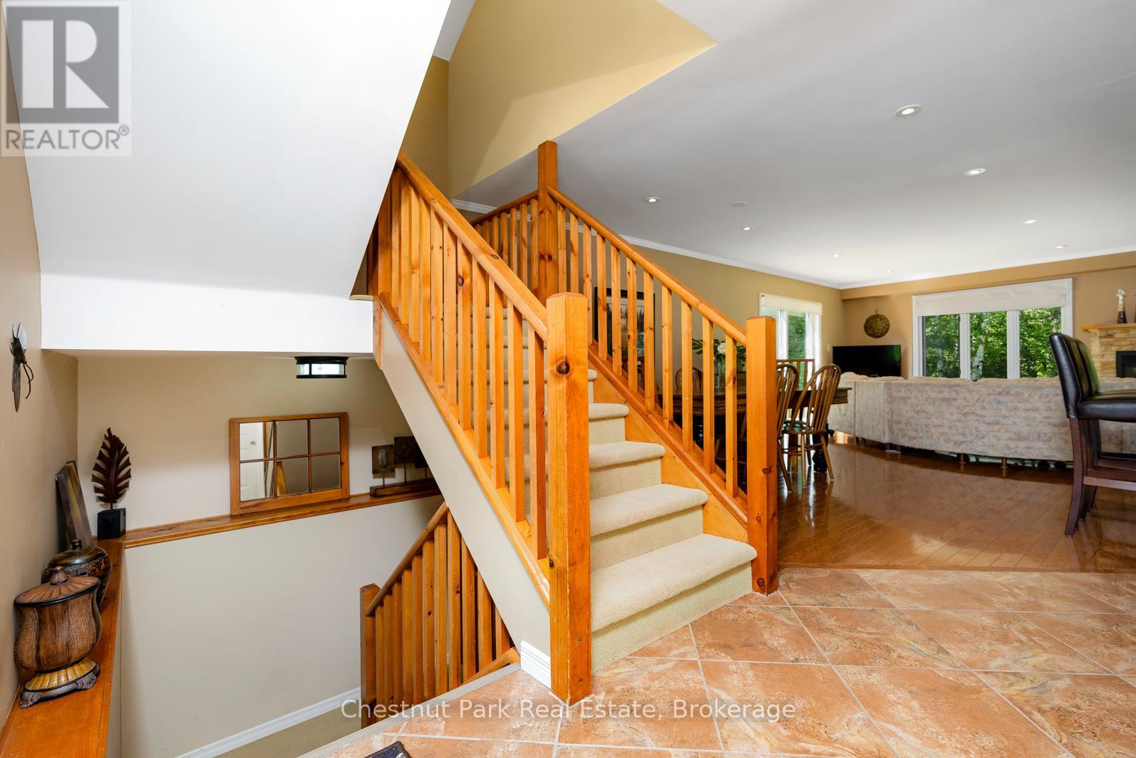 110 Laurie's Court, Blue Mountains, Ontario  L9Y 0L4 - Photo 5 - X12433085