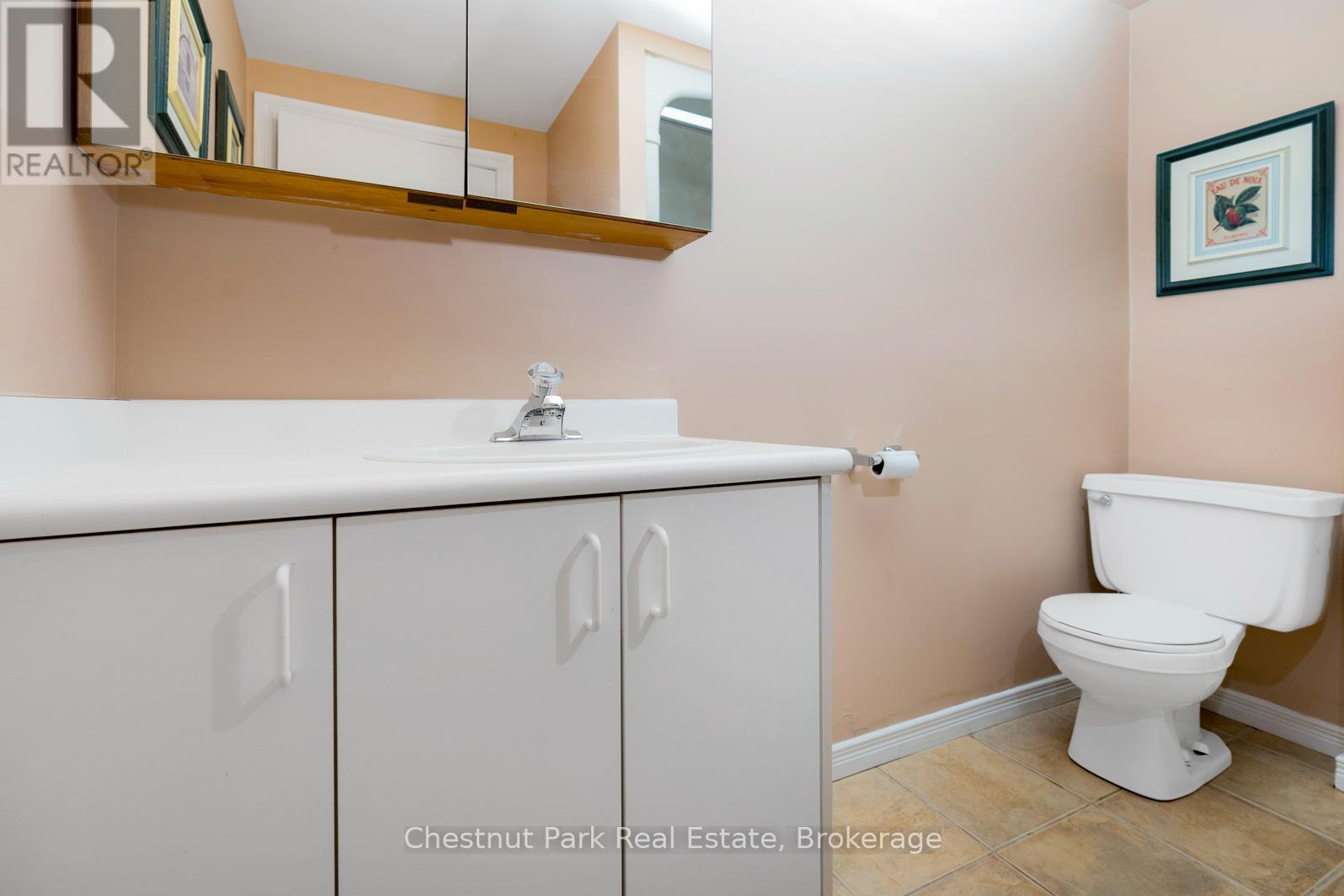 110 Laurie's Court, Blue Mountains, Ontario  L9Y 0L4 - Photo 7 - X12433085