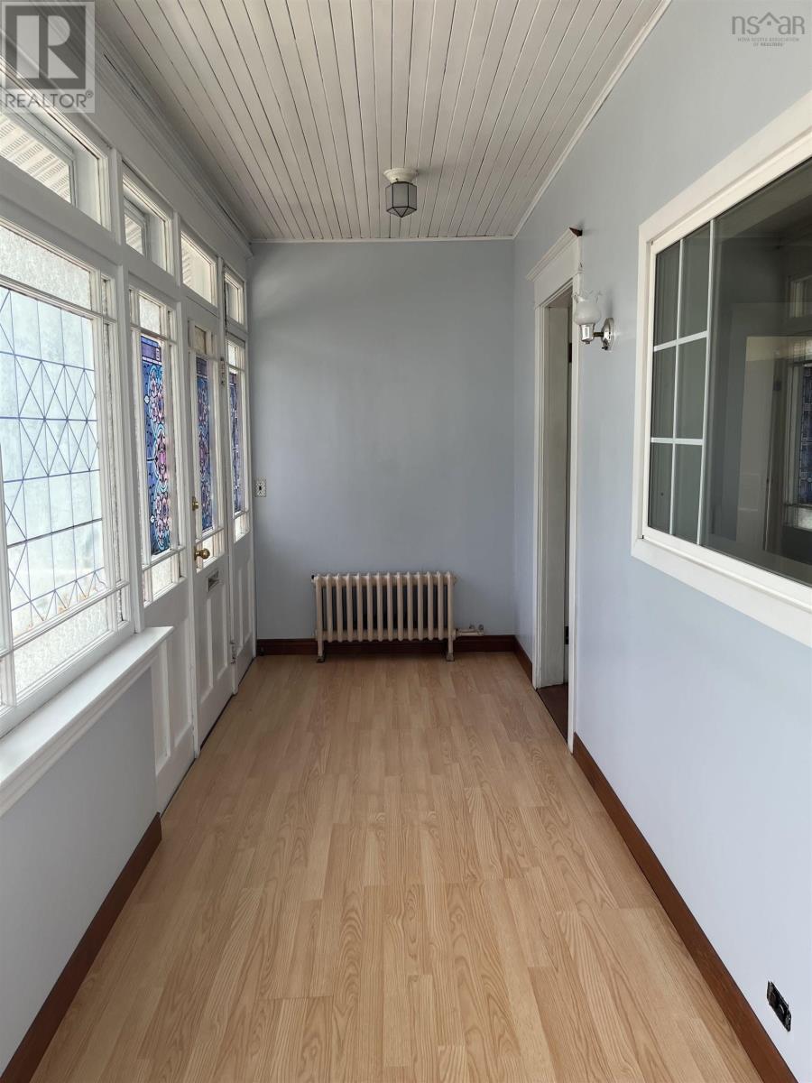 36 Lower Mclean Street, Glace Bay, Nova Scotia  B1A 2K7 - Photo 16 - 202520171
