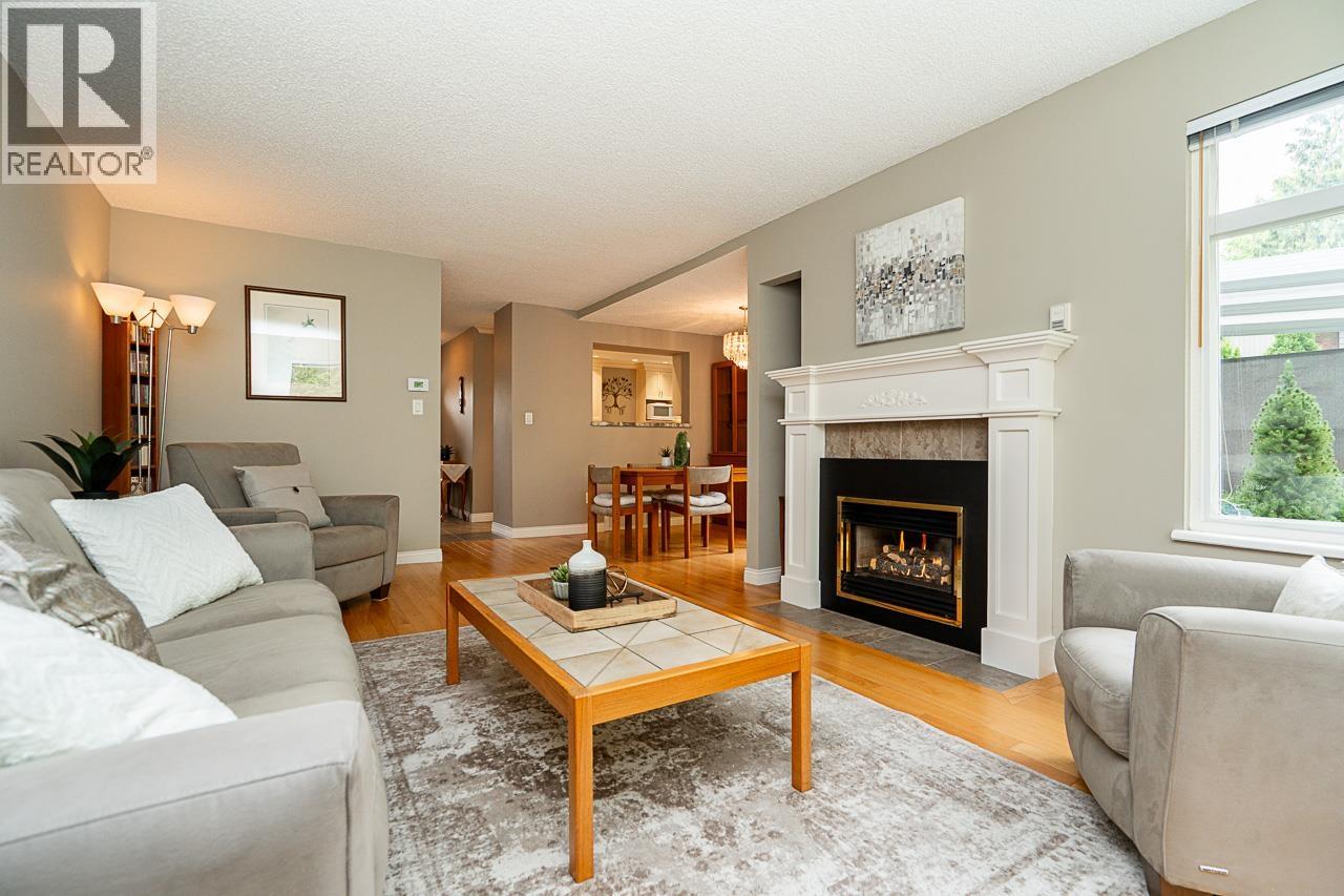 3799 Garden Grove Drive, Burnaby, British Columbia  V5G 4A5 - Photo 13 - R3053269