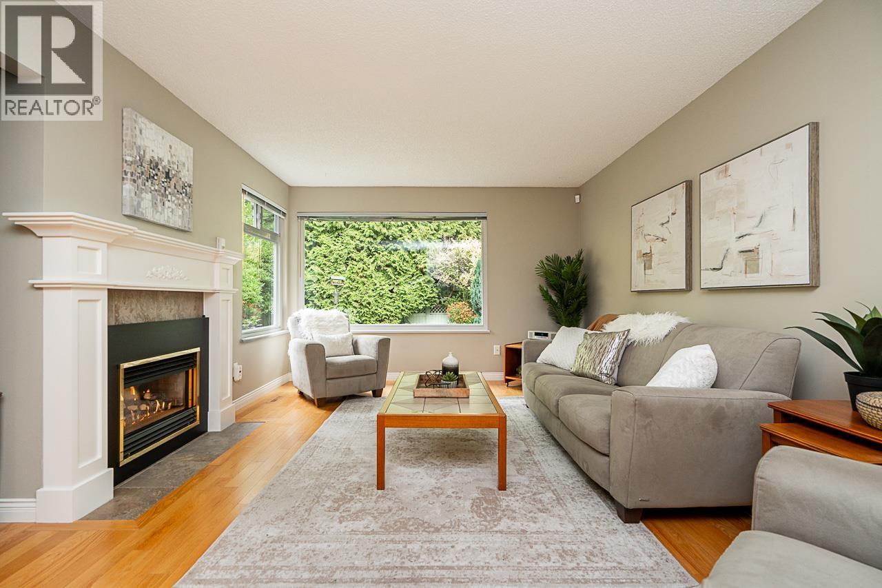 3799 Garden Grove Drive, Burnaby, British Columbia  V5G 4A5 - Photo 12 - R3053269