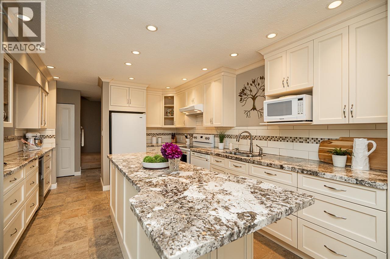 3799 Garden Grove Drive, Burnaby, British Columbia  V5G 4A5 - Photo 7 - R3053269