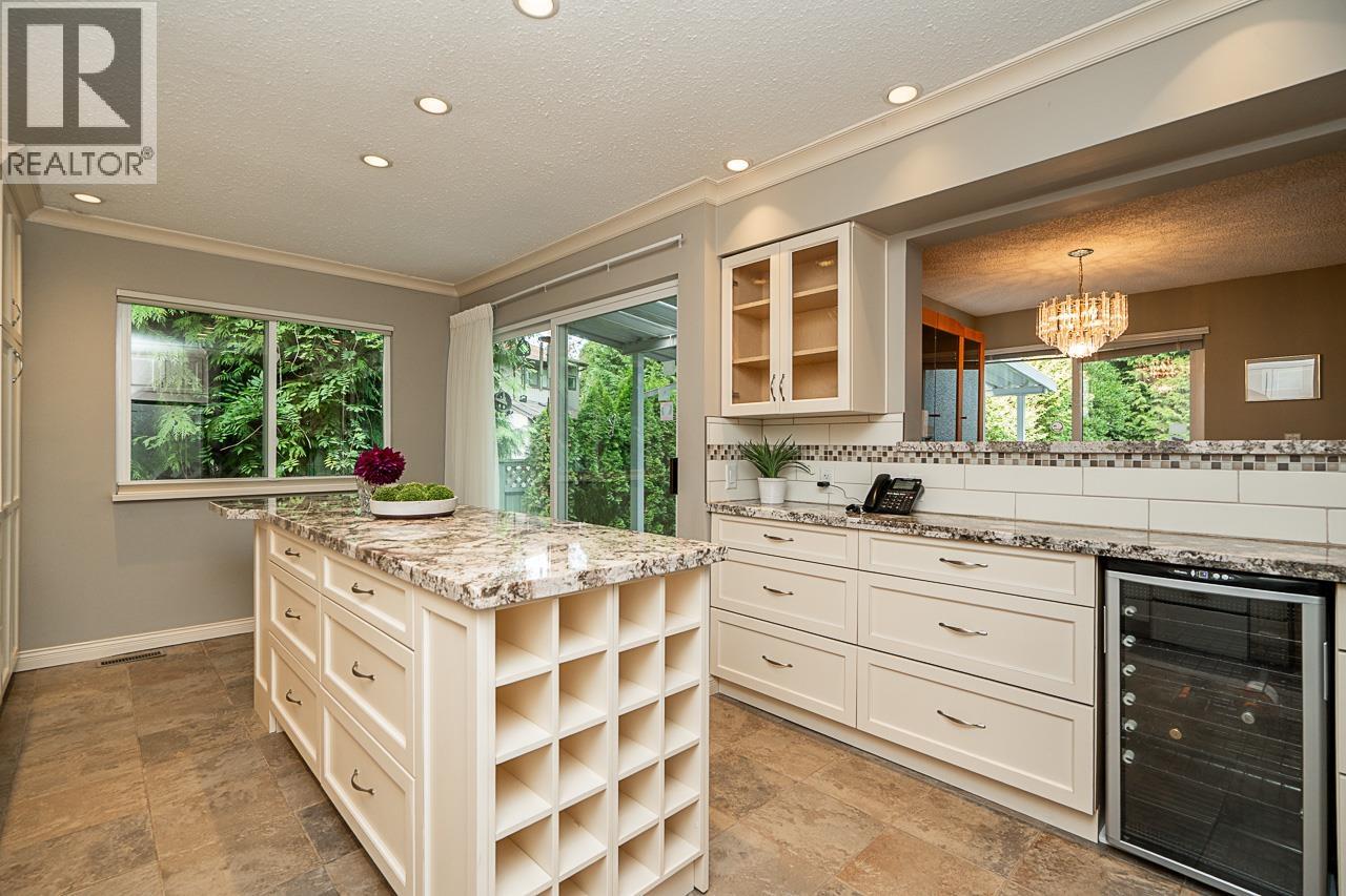 3799 Garden Grove Drive, Burnaby, British Columbia  V5G 4A5 - Photo 6 - R3053269
